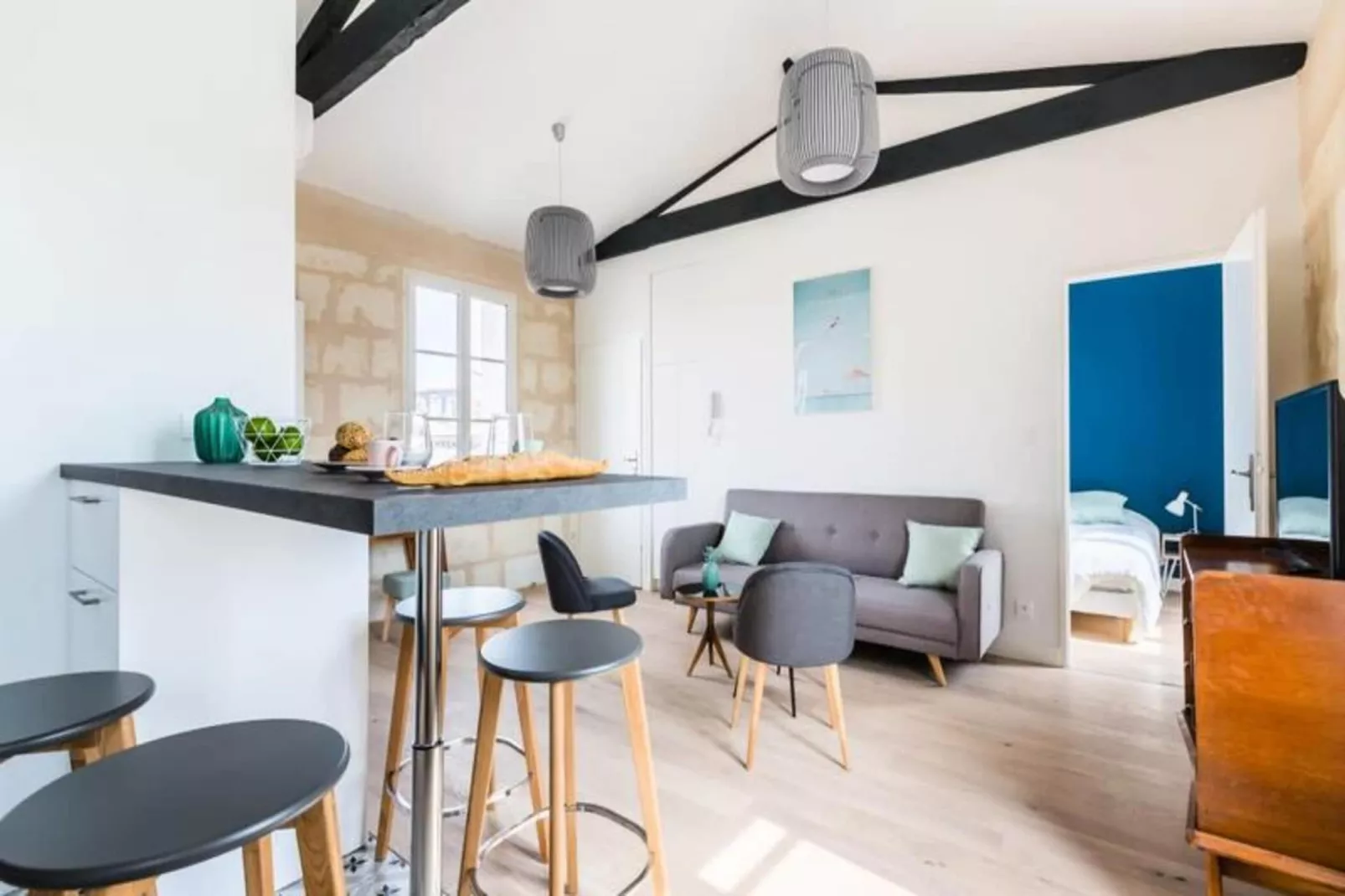 Superbe Appartement En Plein C&oelig;ur Des Chartrons-Eetkamer