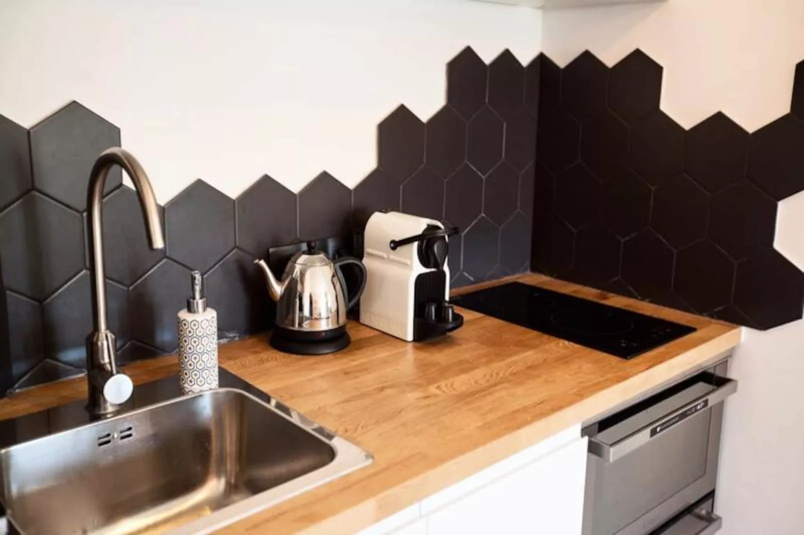 Les Toits De L'argenterie-Image-tags.