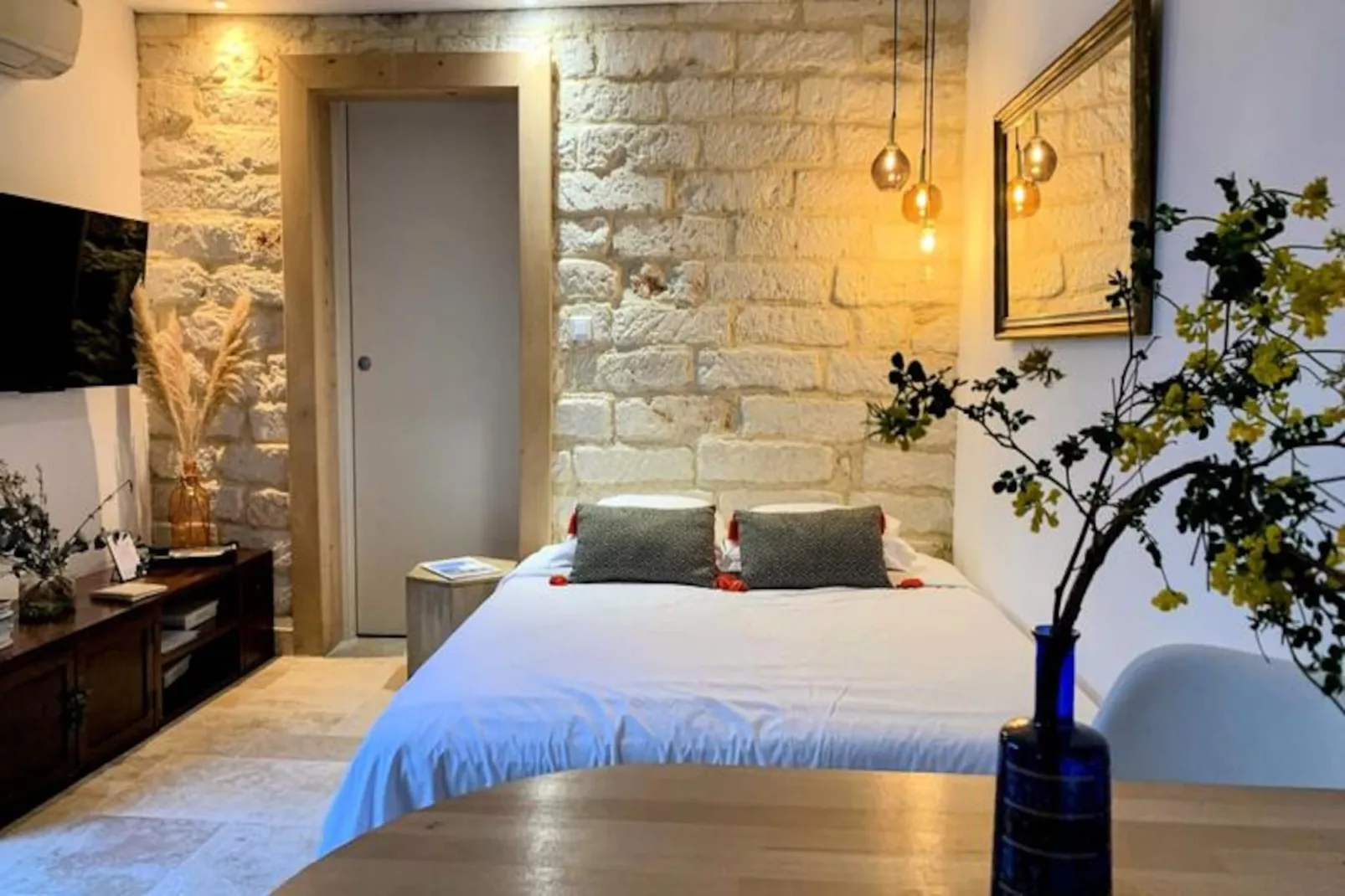 La Terrasse Bazille-Image-tags.