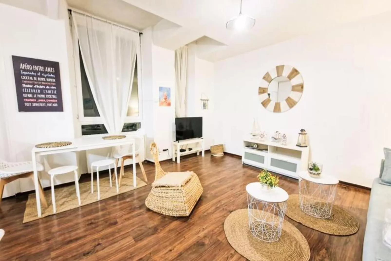 | Le Montorge 🚠| Studio Hyper-centre | Tout &eacute;quip&eacute;-Buitenkant zomer