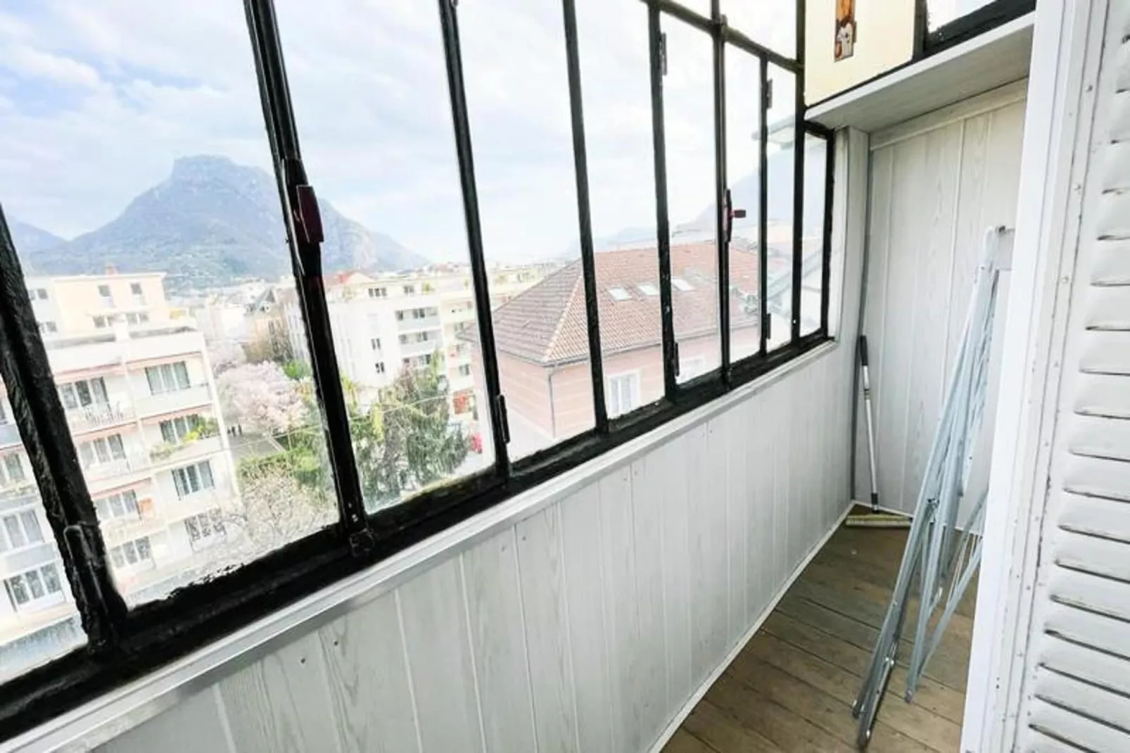 Pretty Light In Grenoble ☀ T2-Overloop