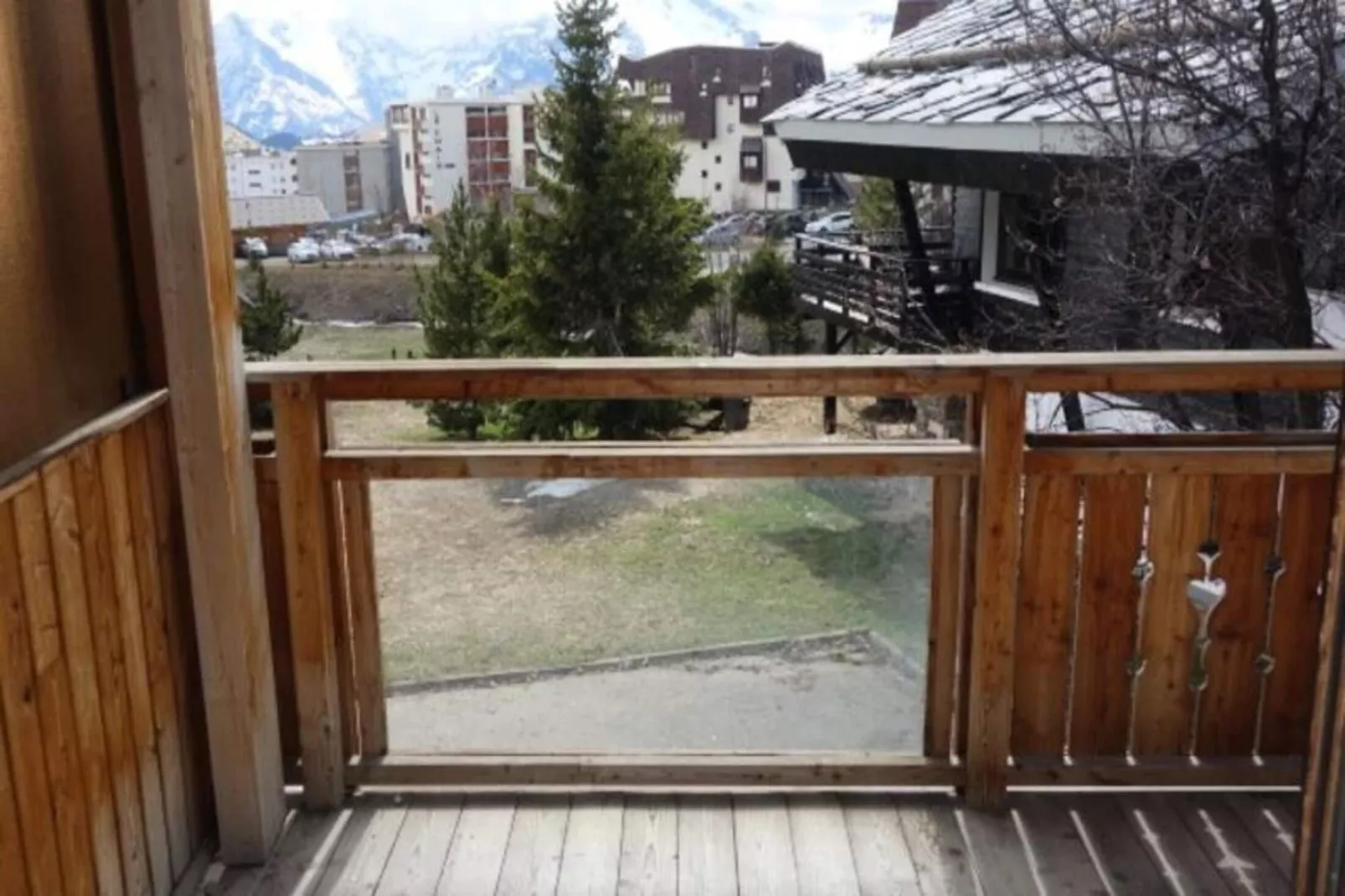 Résidence Rousses-Buitenkant zomer