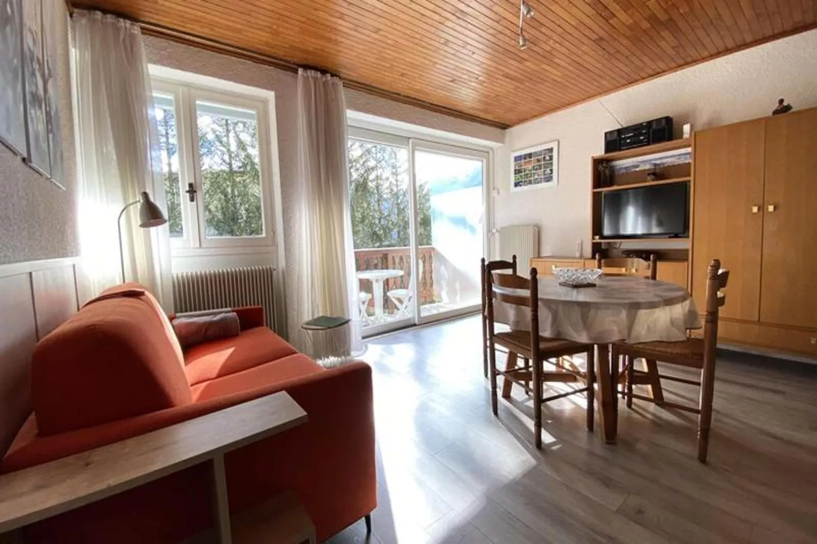 Résidence Le Midi-Eetkamer