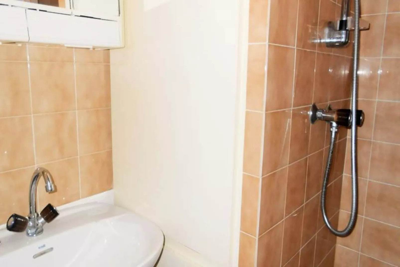 Résidence PlÉiades-Badkamer