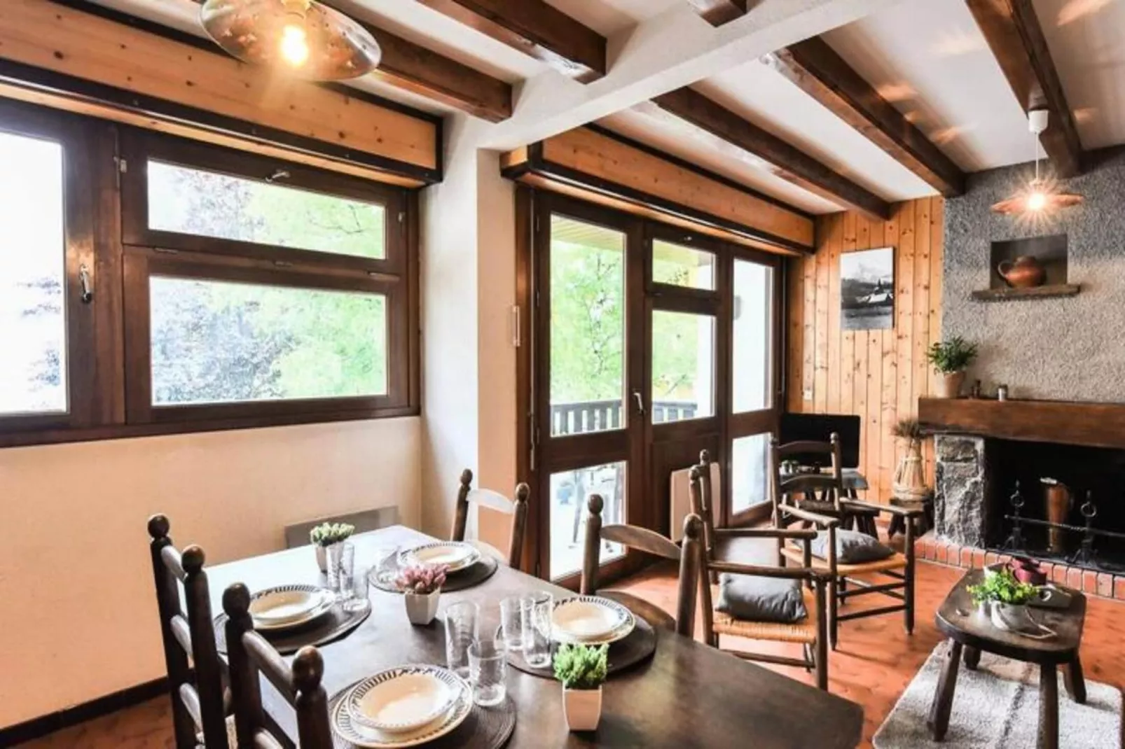 Résidence Neste C-Eetkamer