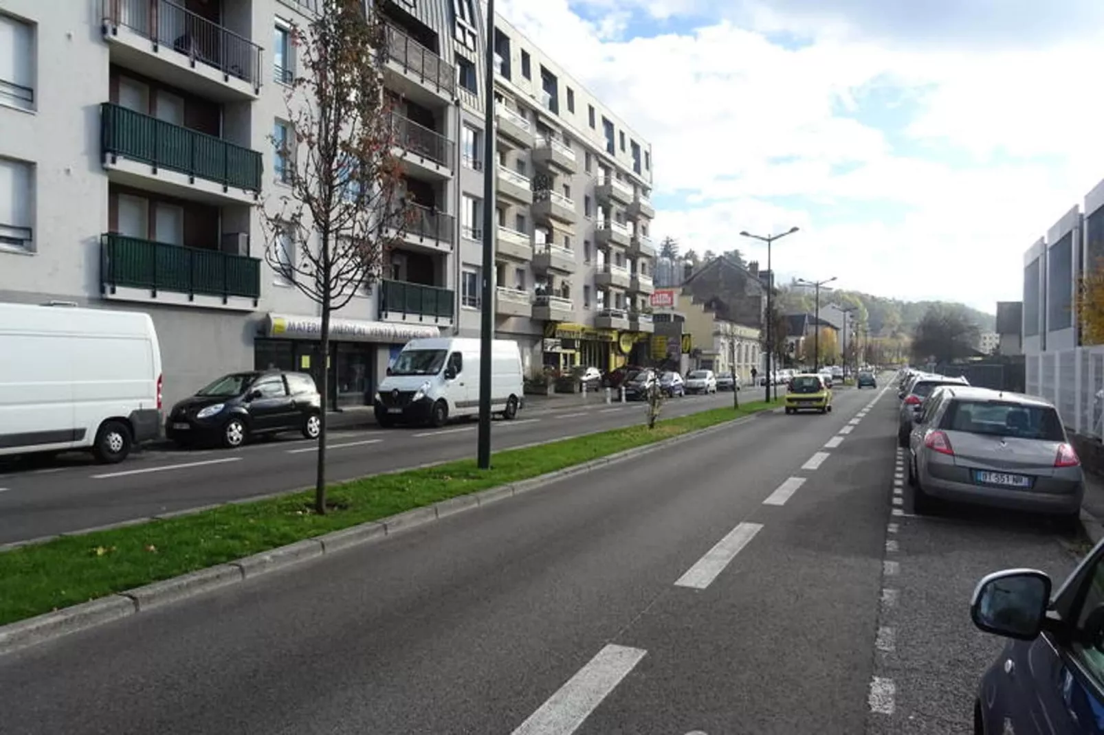Résidence Le Comte Vert-Buitenkant zomer