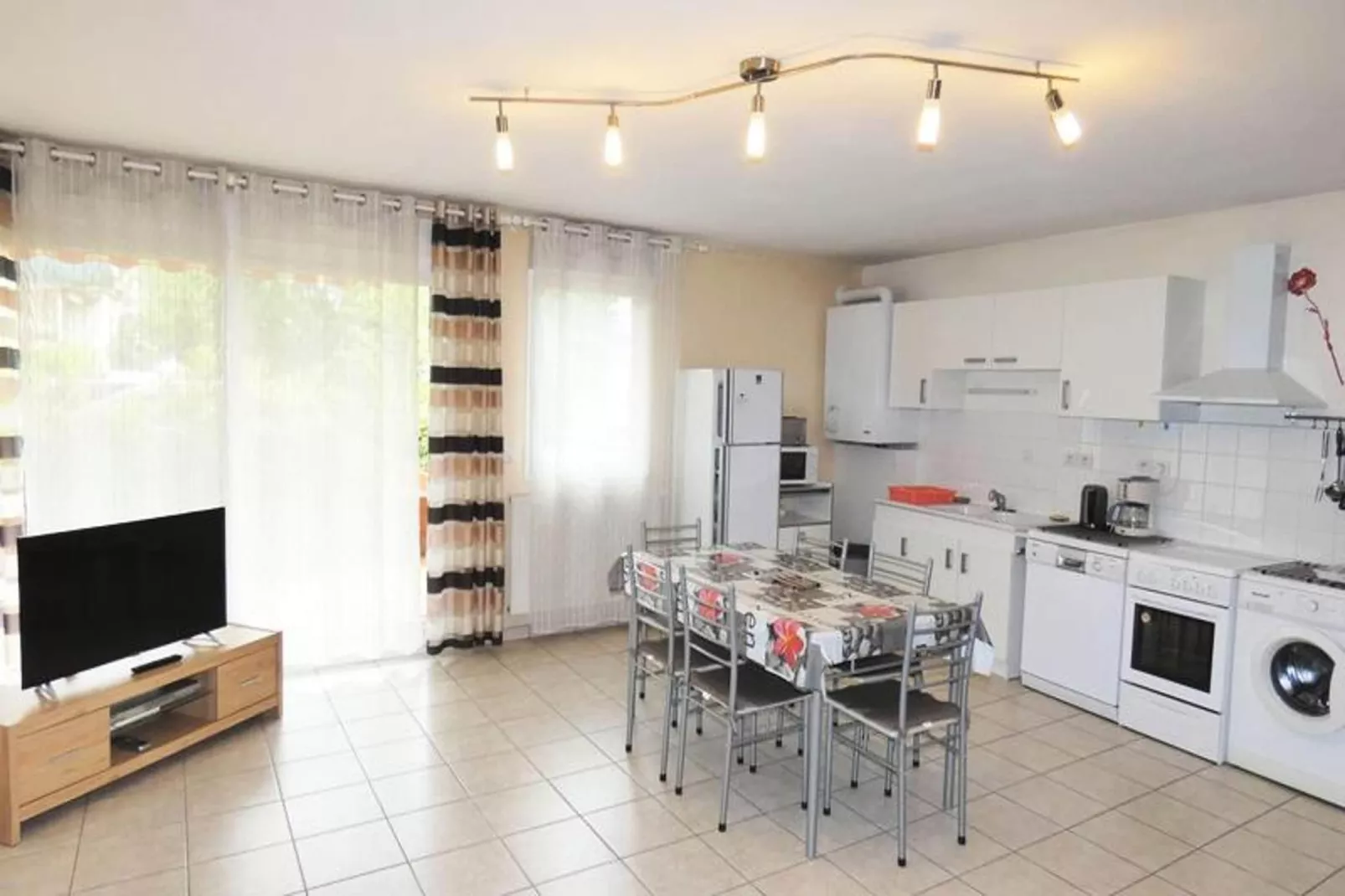 Résidence Le Clos St Louis-Eetkamer