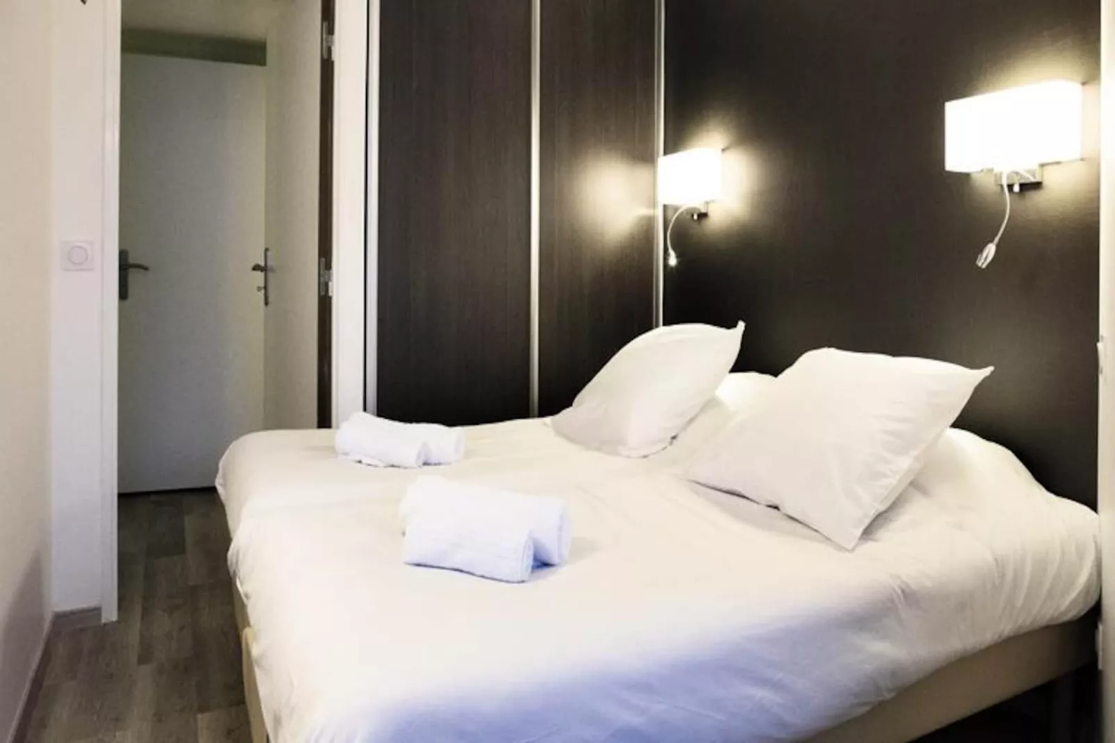 SOWELL RESIDENCES Pierre Blanche ****-Image-tags.