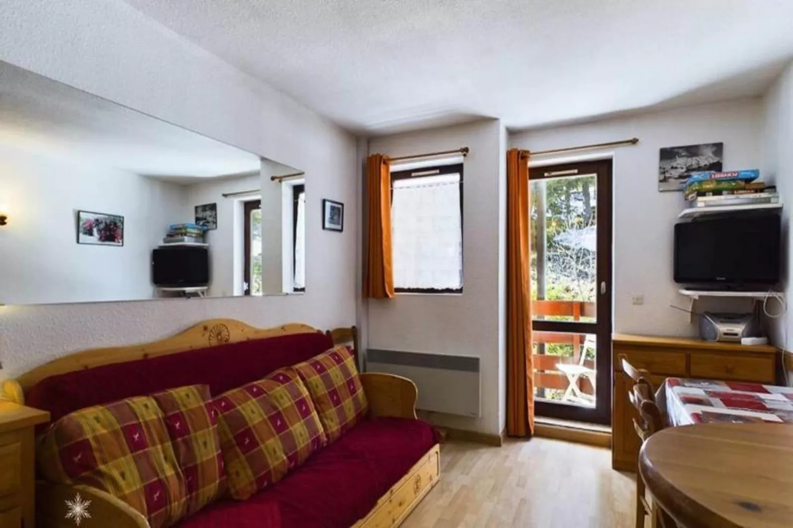 Résidence Bouquetins A-Buitenkant zomer