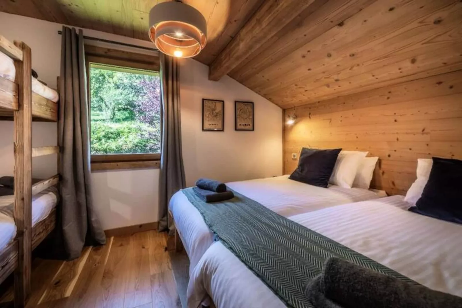 Chalet Roji-Image-tags.