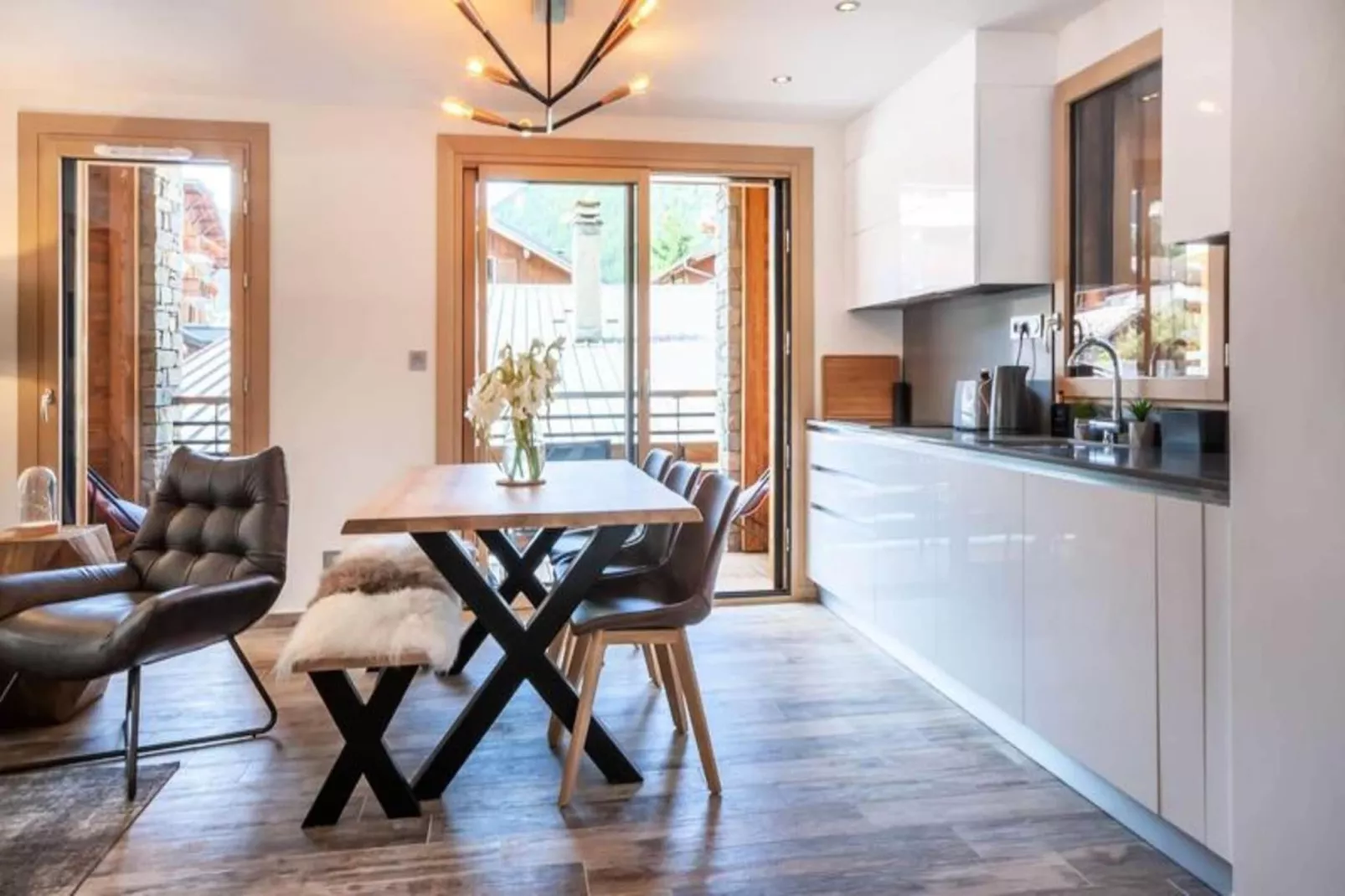 Résidence Les Portes Du Pleney-Eetkamer