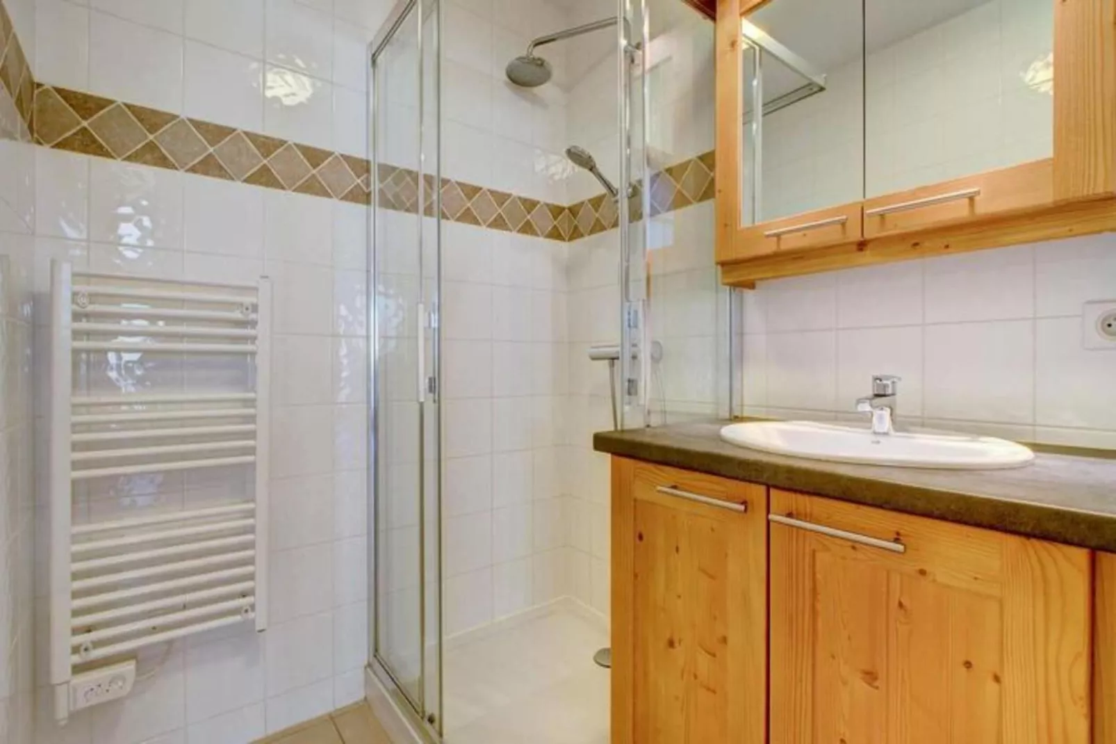 Résidence Les Cesaries - Buitenkant zomer