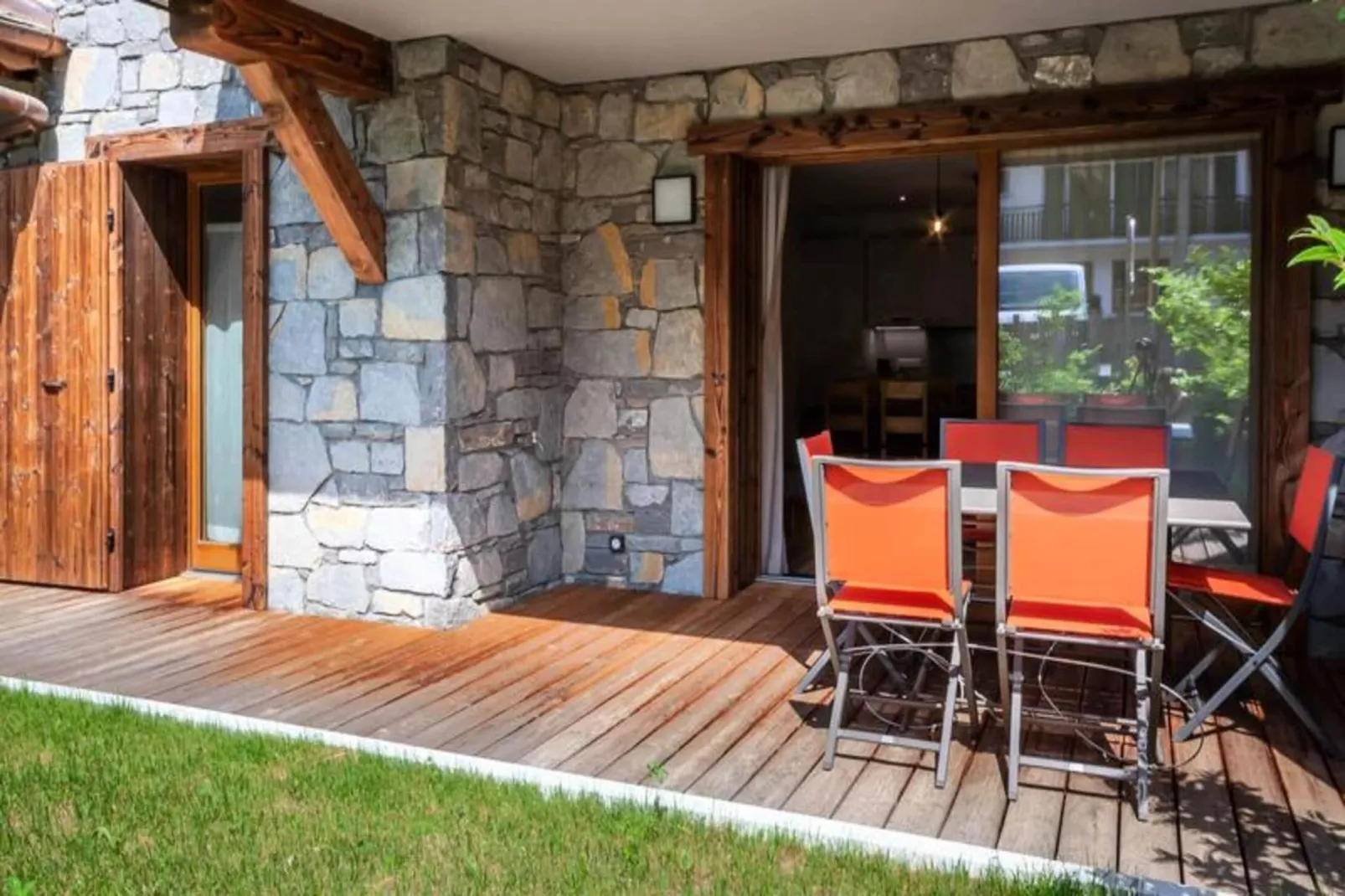 Résidence Le Lapia-Buitenkant zomer