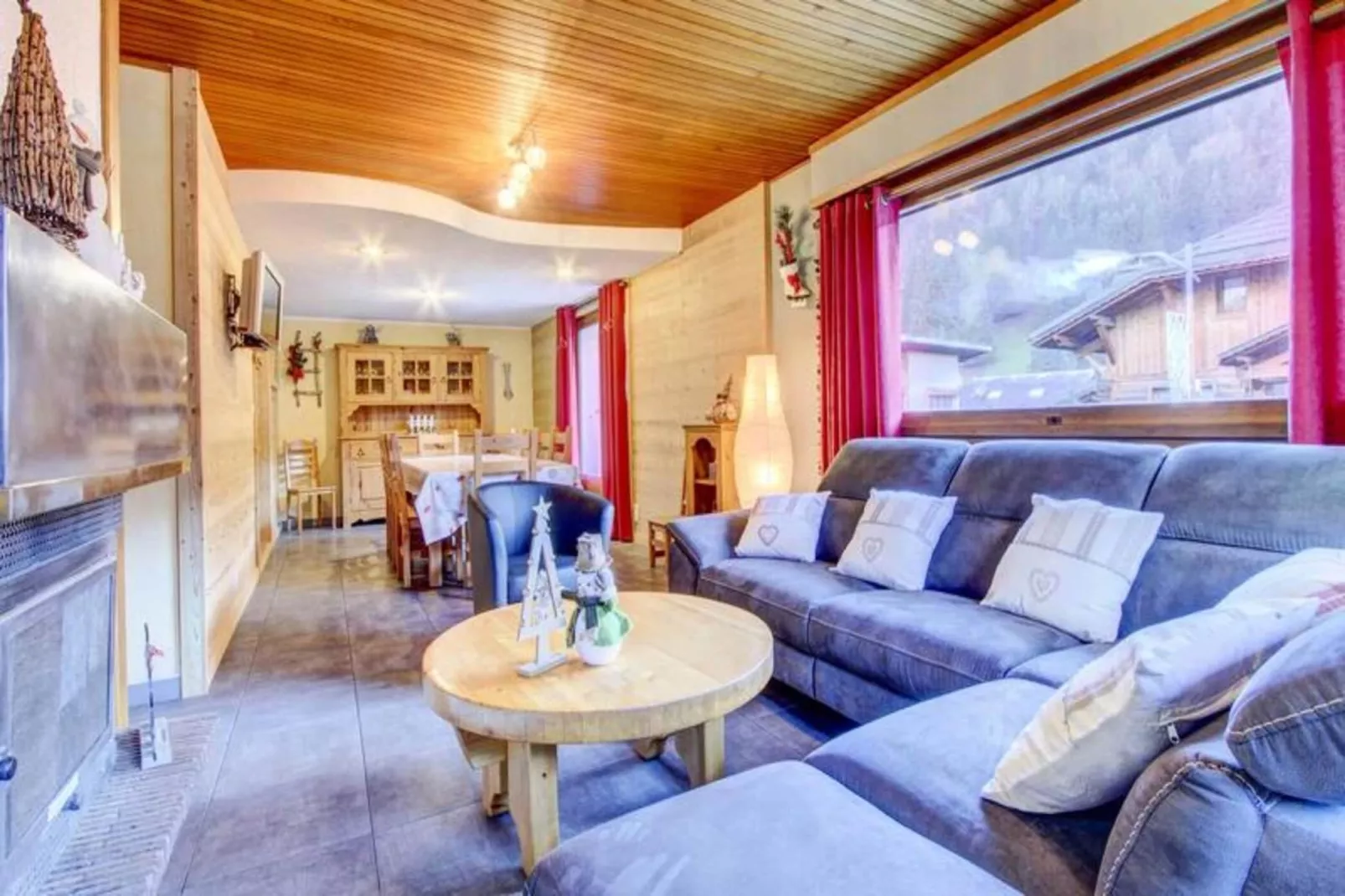 Résidence L'outo-Buitenkant zomer