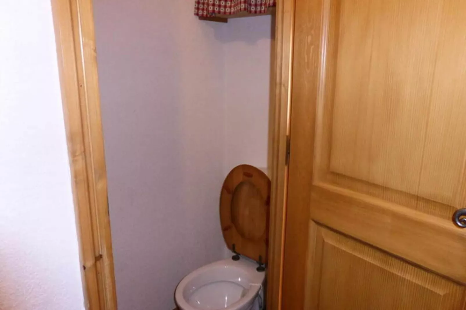 Résidence Les Carlines-Buitenkant zomer