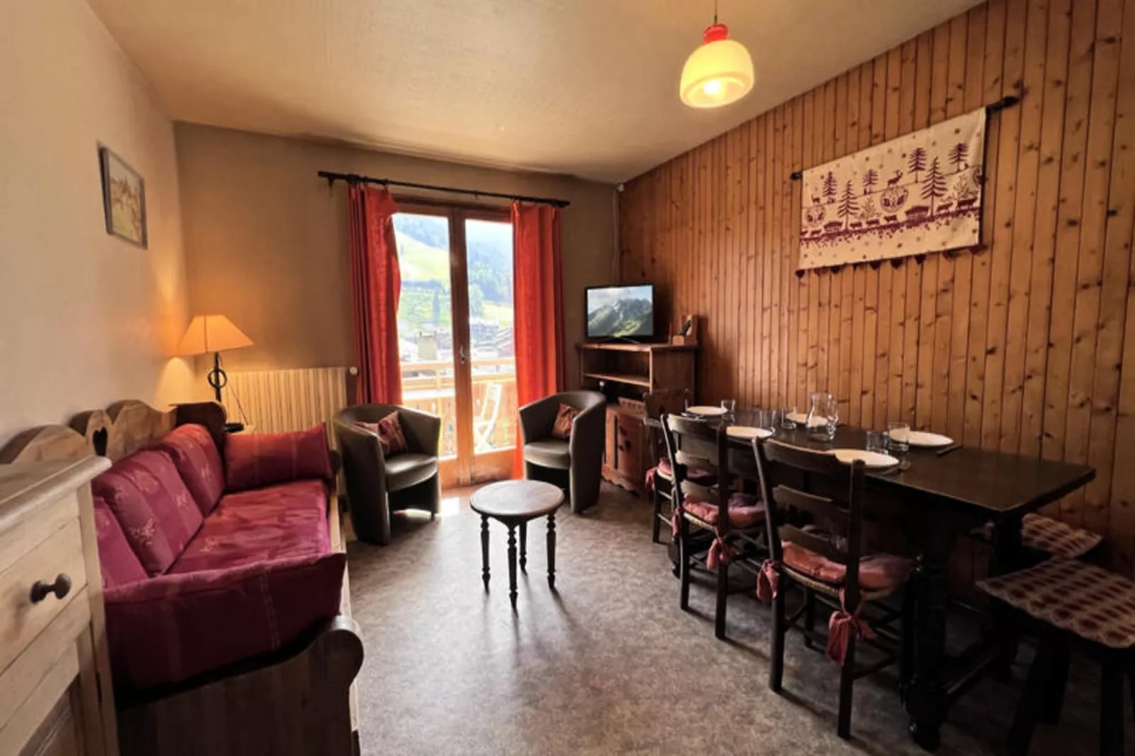 Appartements à La Clusaz-Eetkamer
