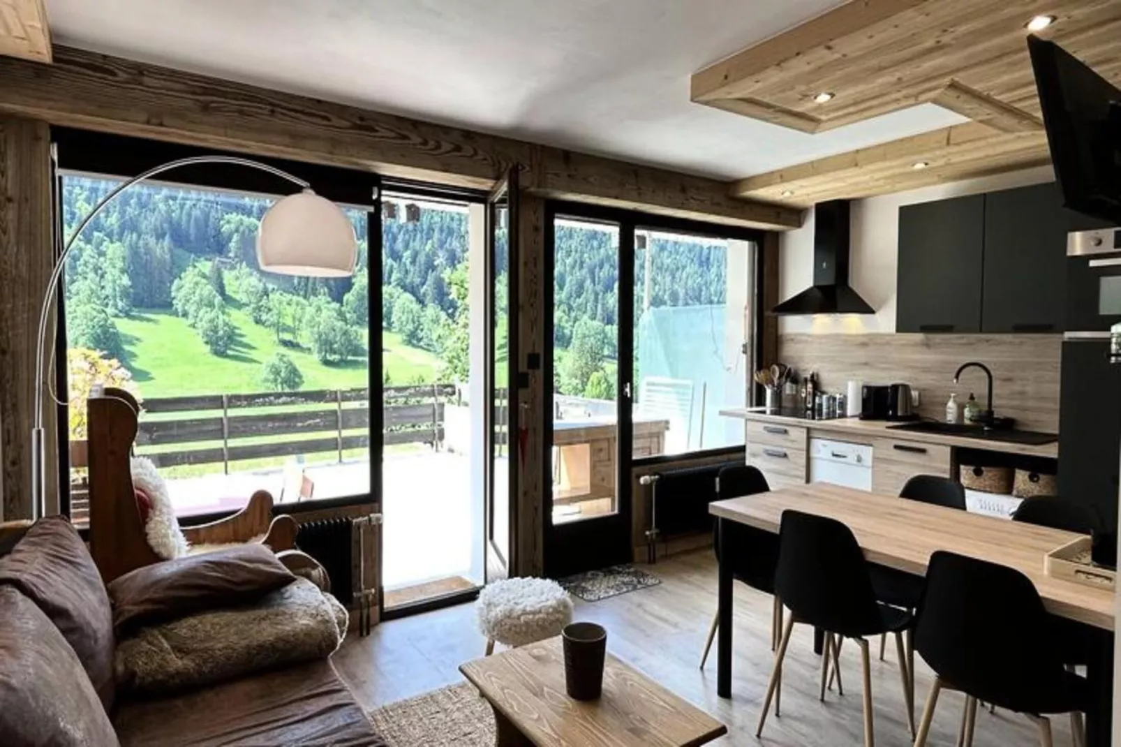 Résidence La Pointe Des Verres-Eetkamer