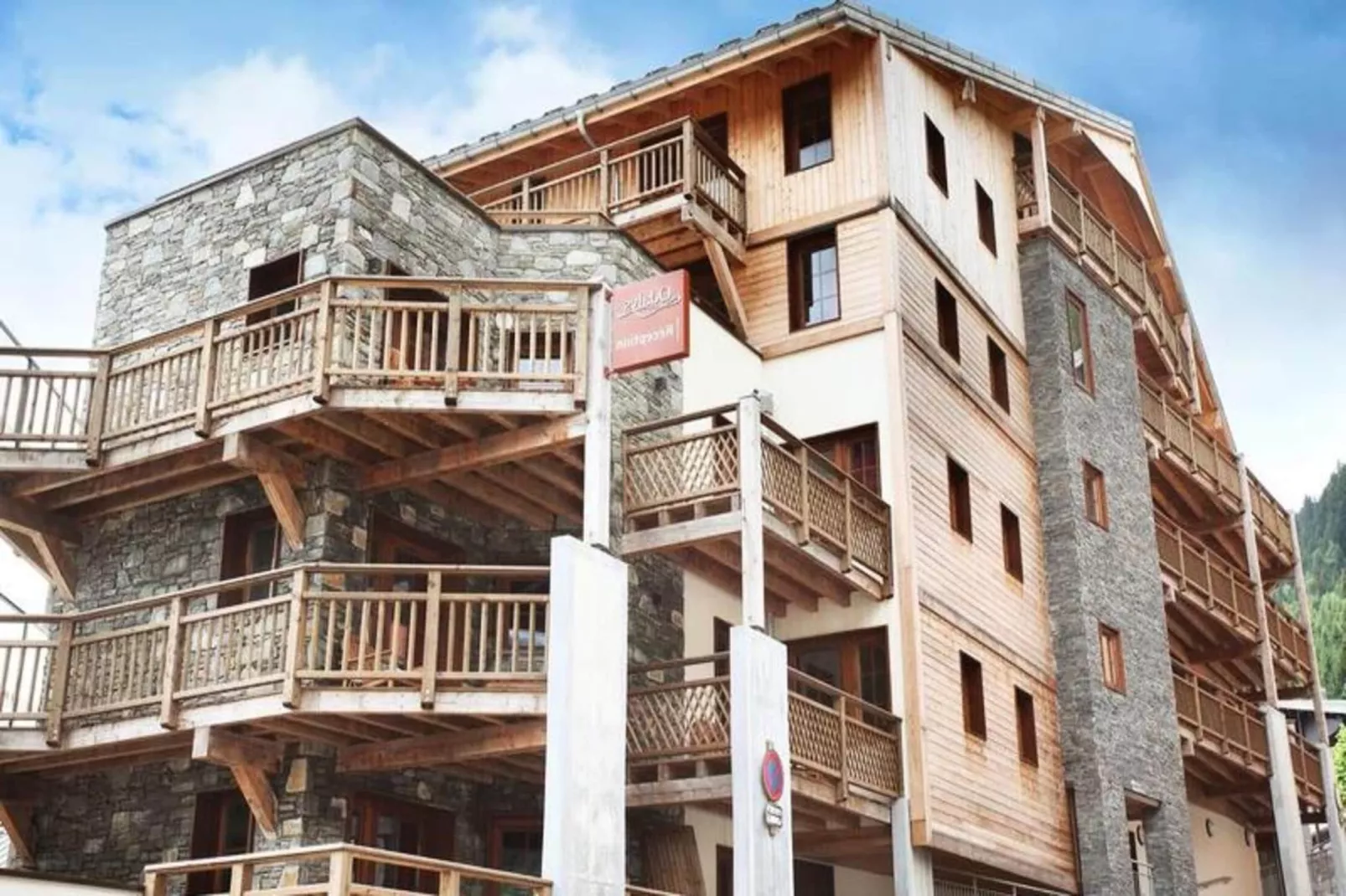 Résidence Prestige Odalys Les Fermes de Châtel-Buitenkant zomer