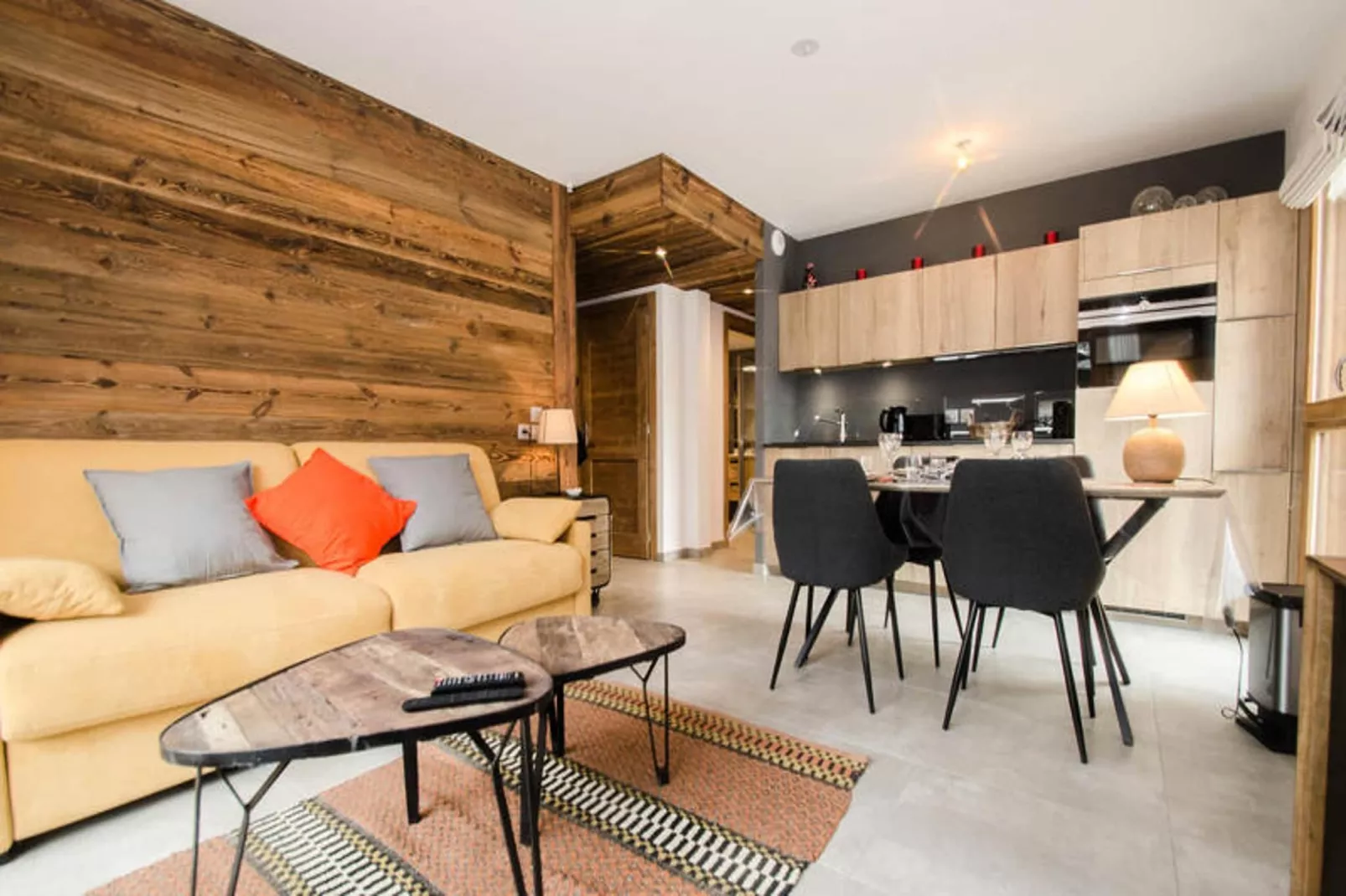 Résidence Androsace Du Lyret-Eetkamer