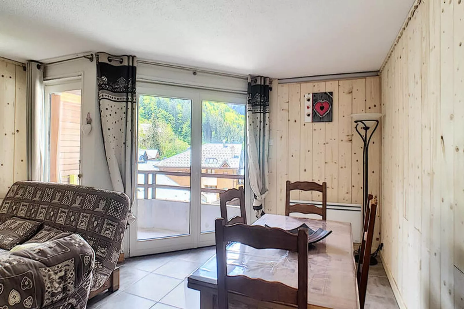 Appartements à Saint Jean d'Aulps-Eetkamer