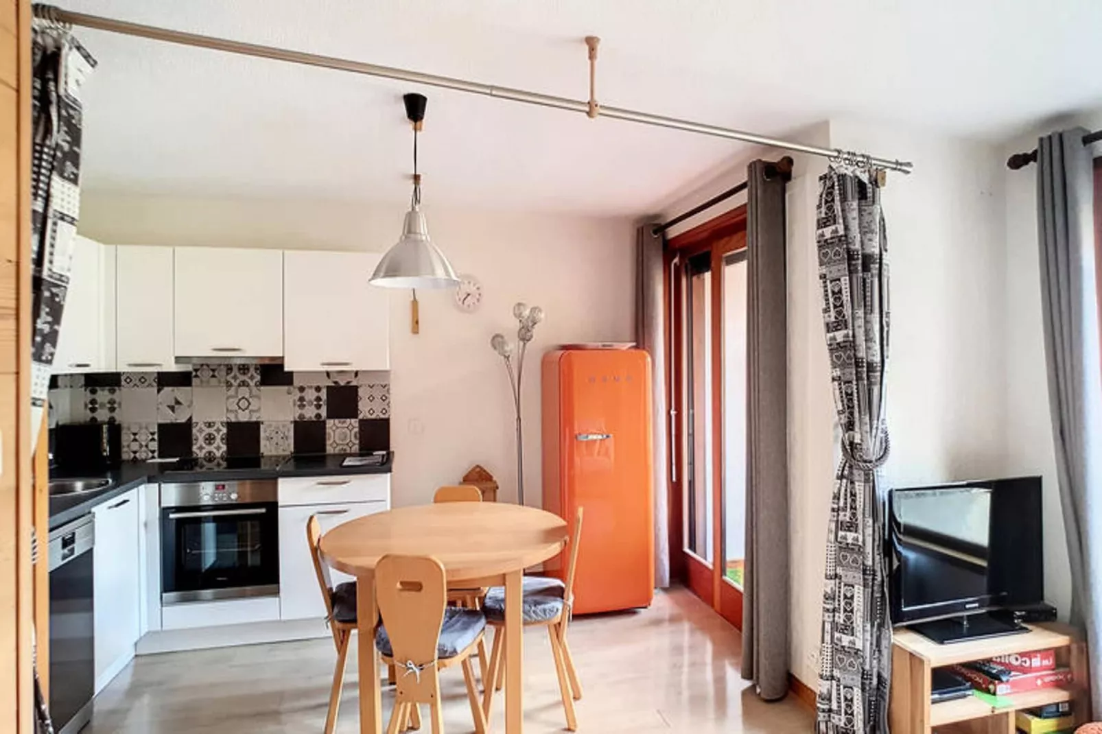 Appartements à Saint Jean d'Aulps-Eetkamer