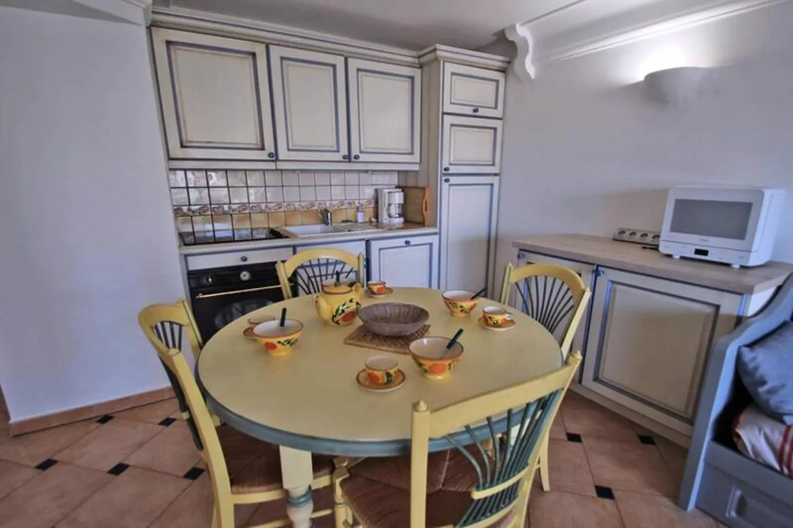 Résidence Port Marine-Eetkamer