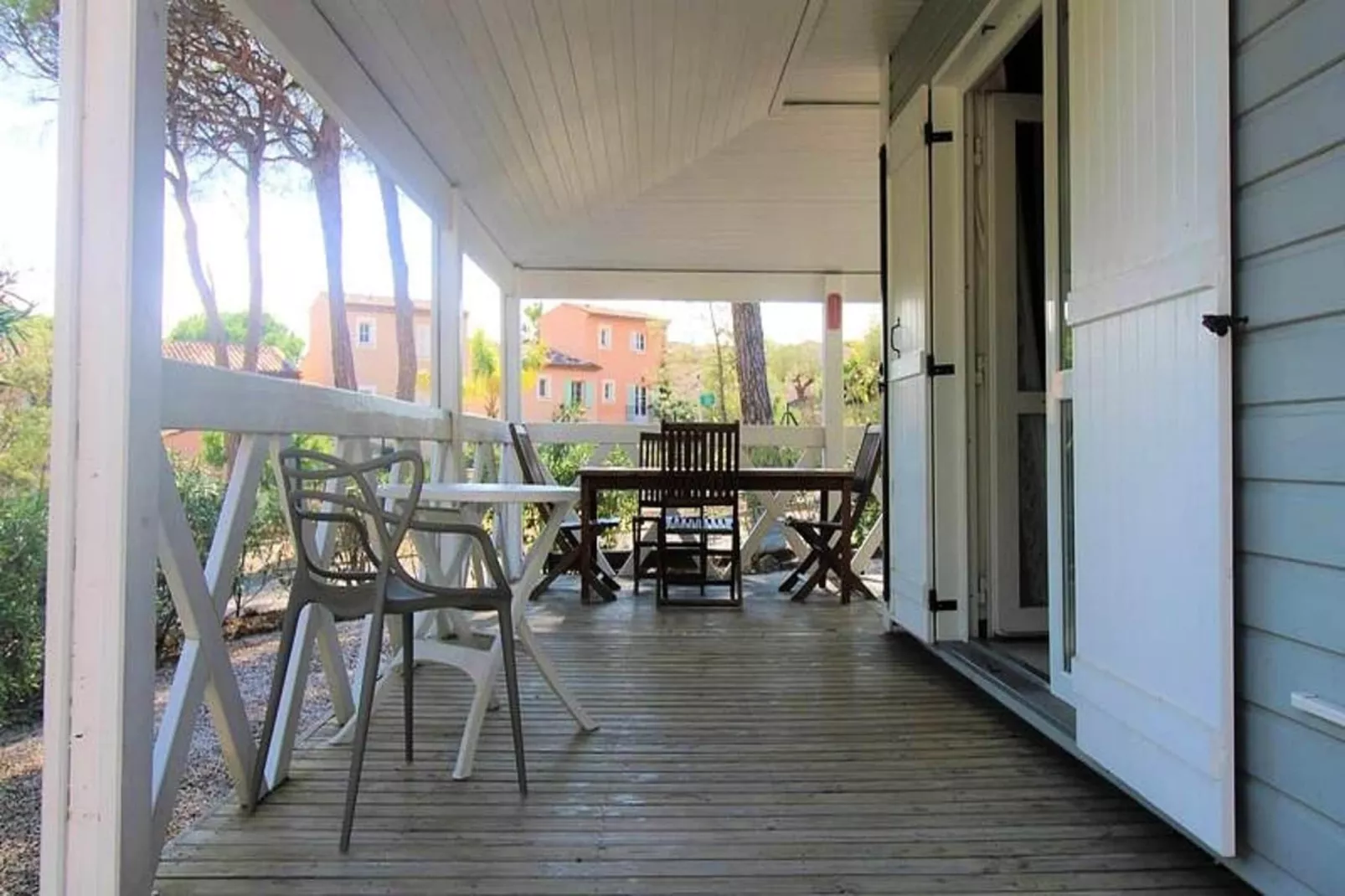 Résidence Parc Oasis-Buitenkant zomer