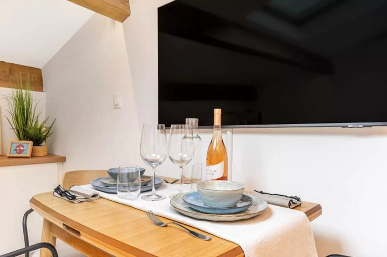 Appartement L&rsquo;hirondelle | Les Nids De La Diane-Image-tags.