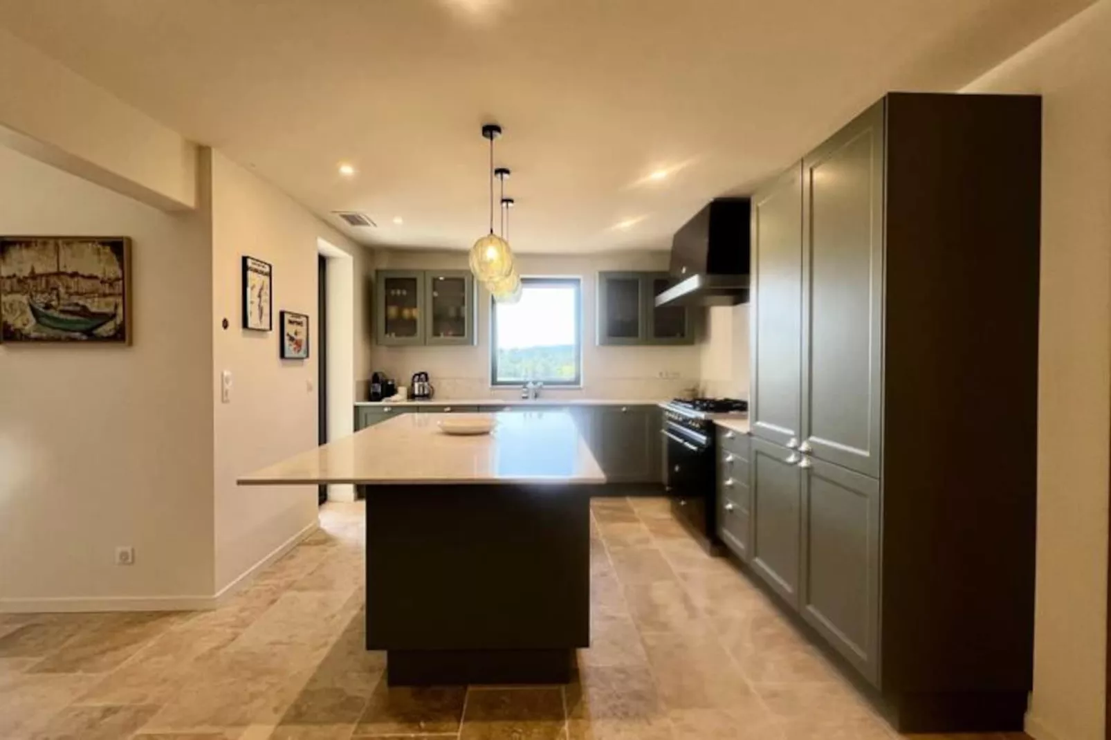 Mas Jas Du M&eacute;ou, Une &eacute;vasion Proven&ccedil;ale-Image-tags.