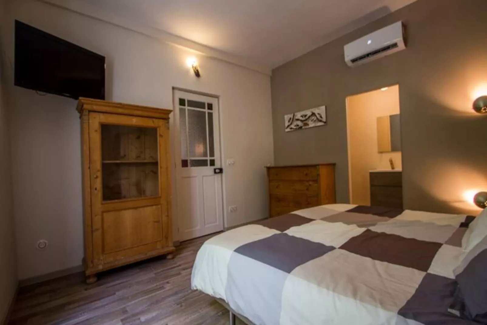 Appartement Lumineux Avec Piscine Et Spa-Image-tags.