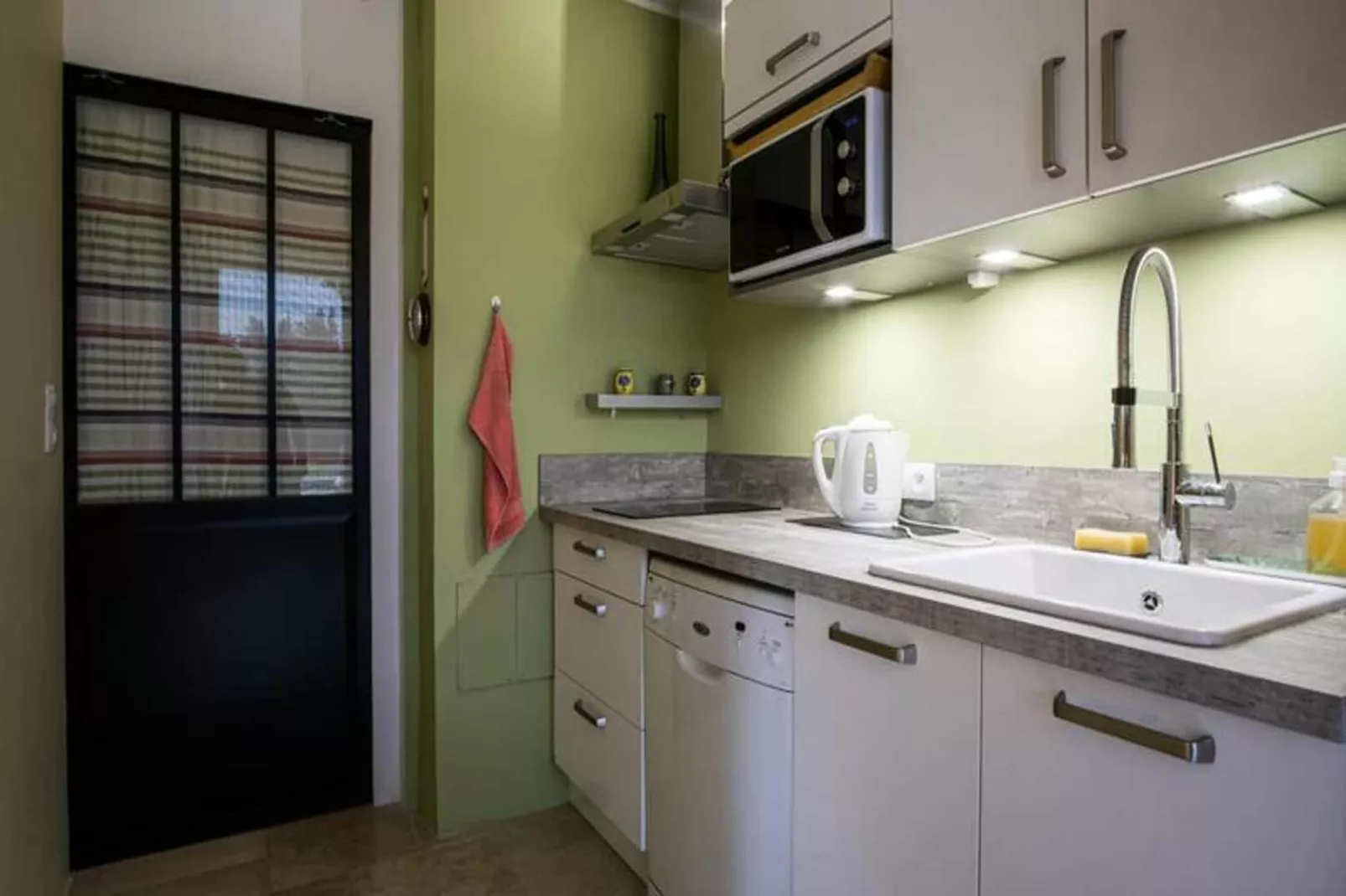 Maison De La  Bandine-Keuken