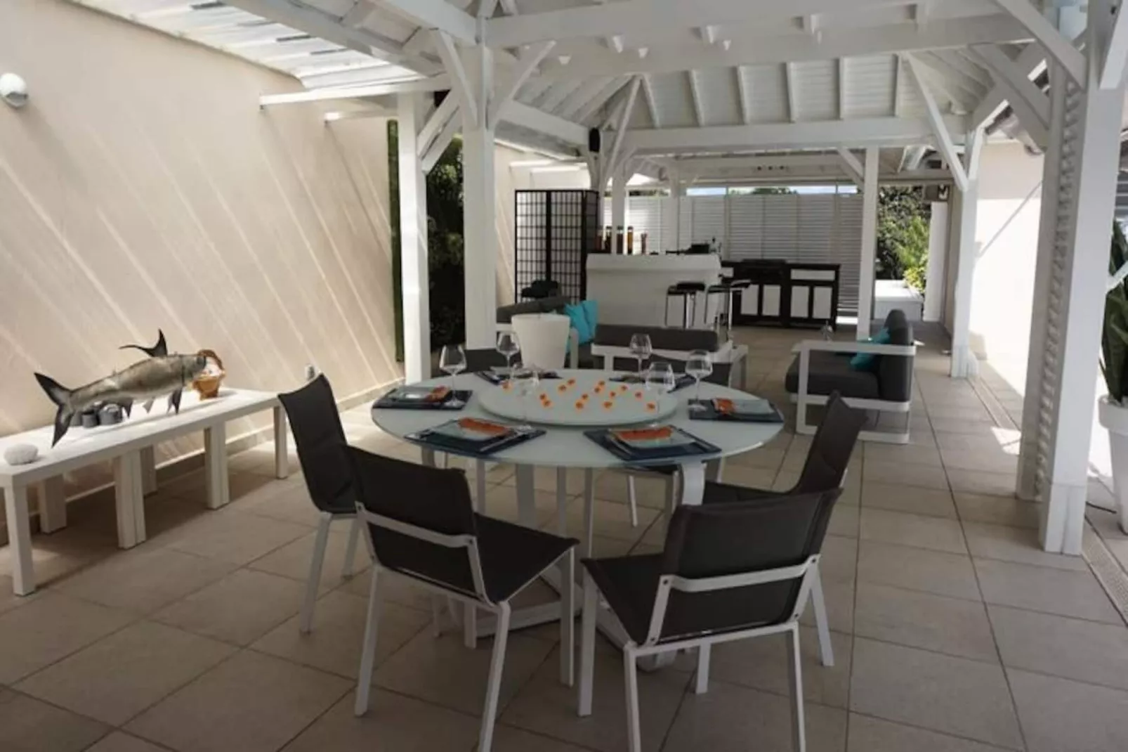 Villa Arbre Du Voyageur-Image-tags.