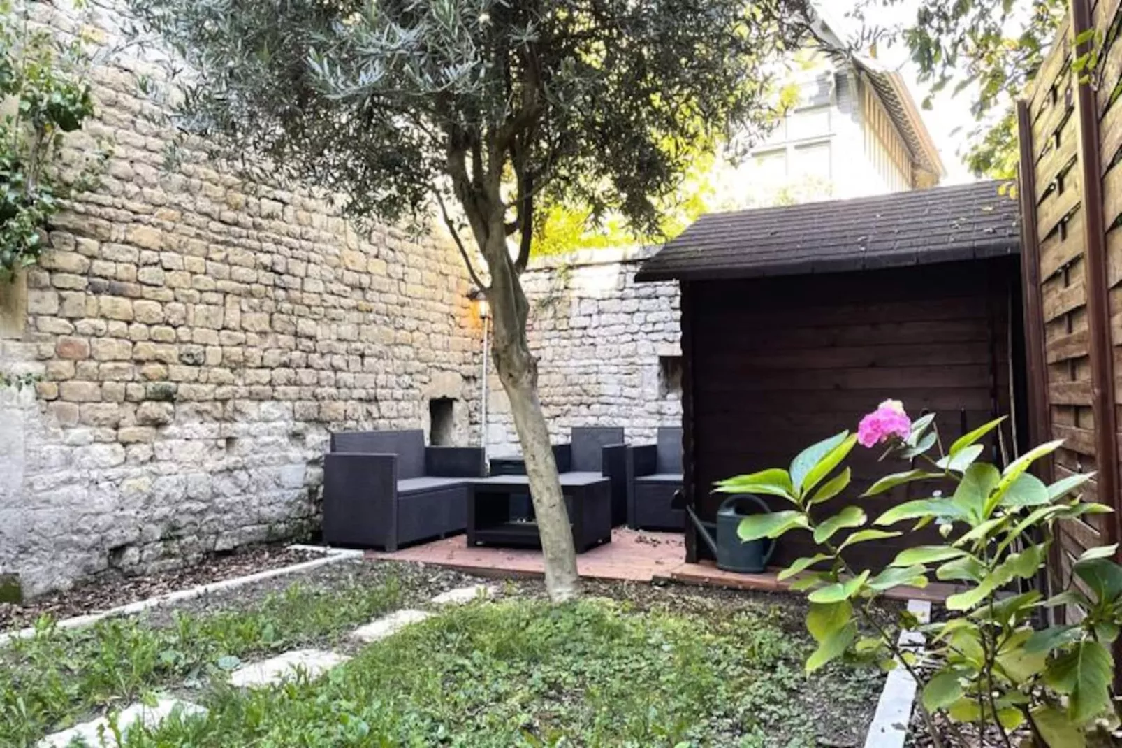 🌲 Le Jardin - Pl. St Sauveur - Hypercentre-Image-tags.