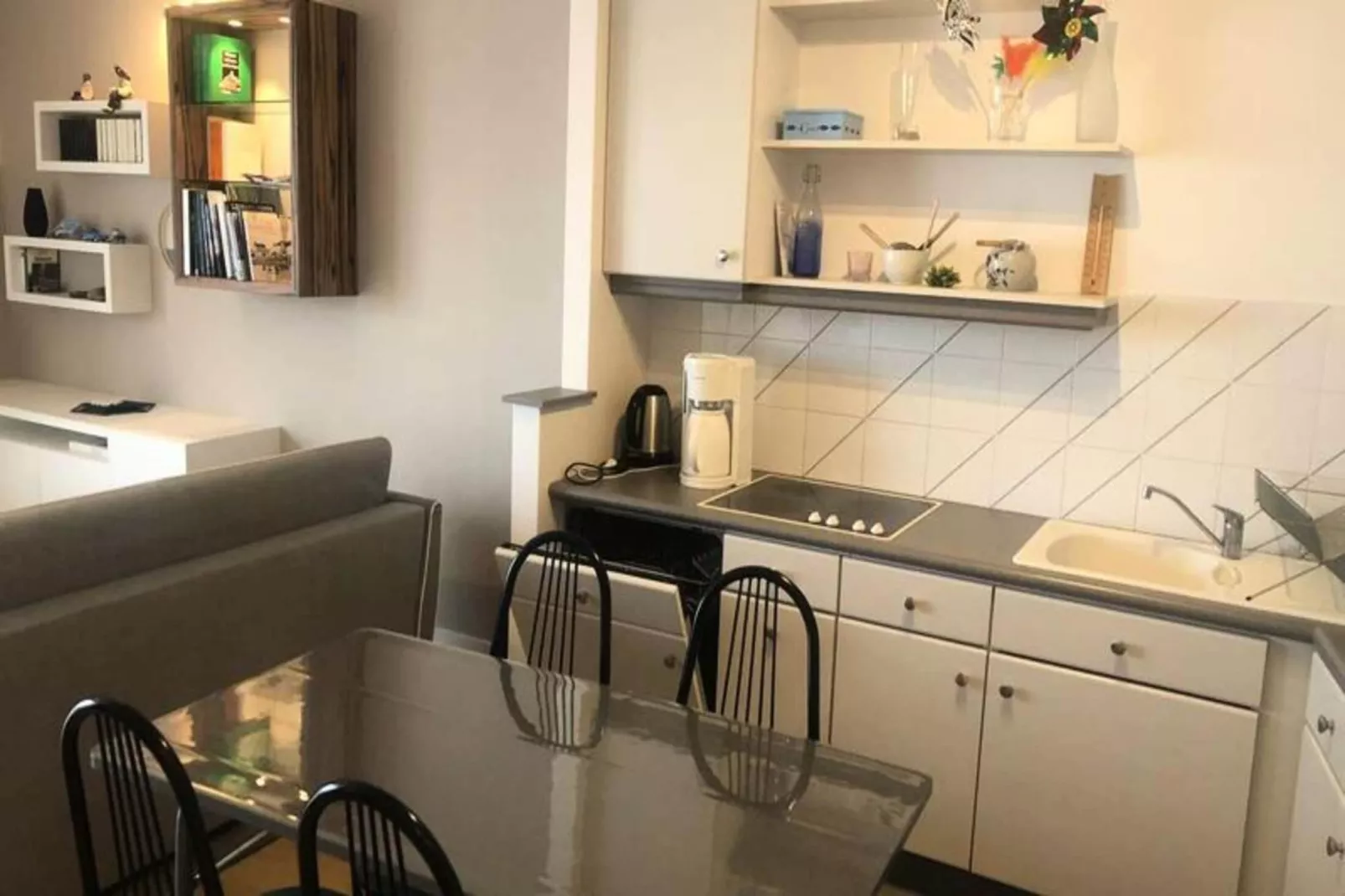 Résidence Regates-Buitenkant zomer