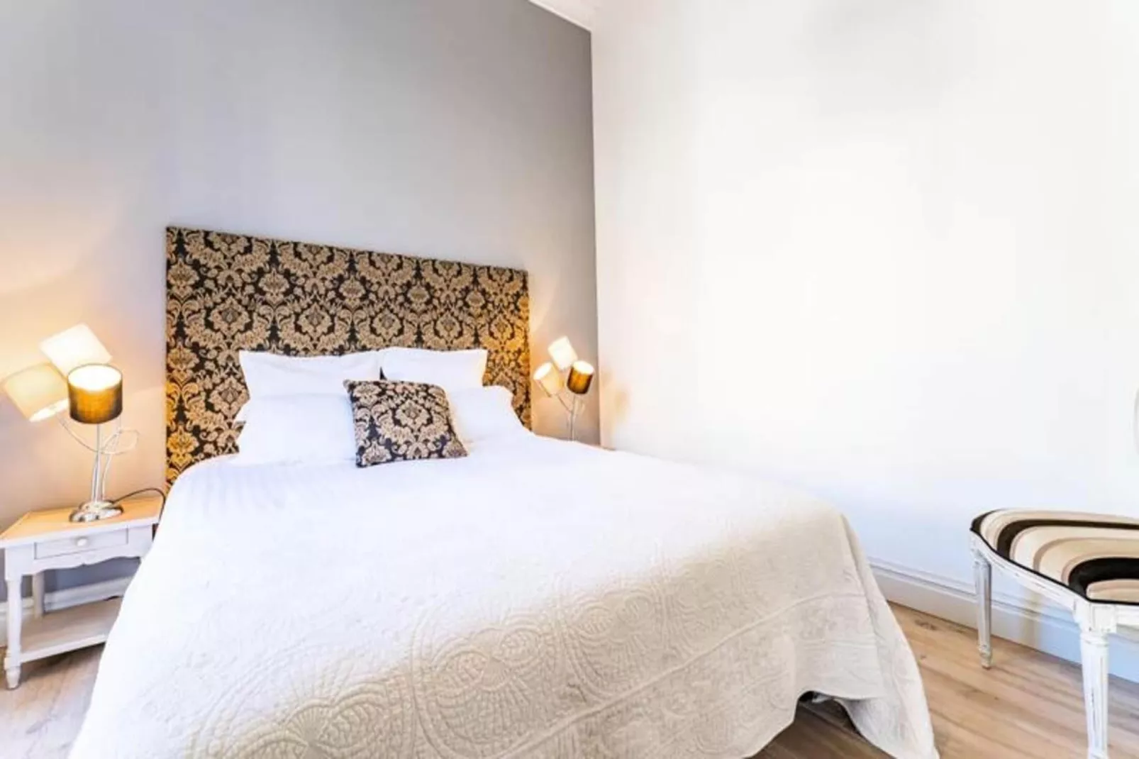 &eacute;l&eacute;gant Appartement Au C&oelig;ur Du Quartier Historique Saint-michel-Woonkamer