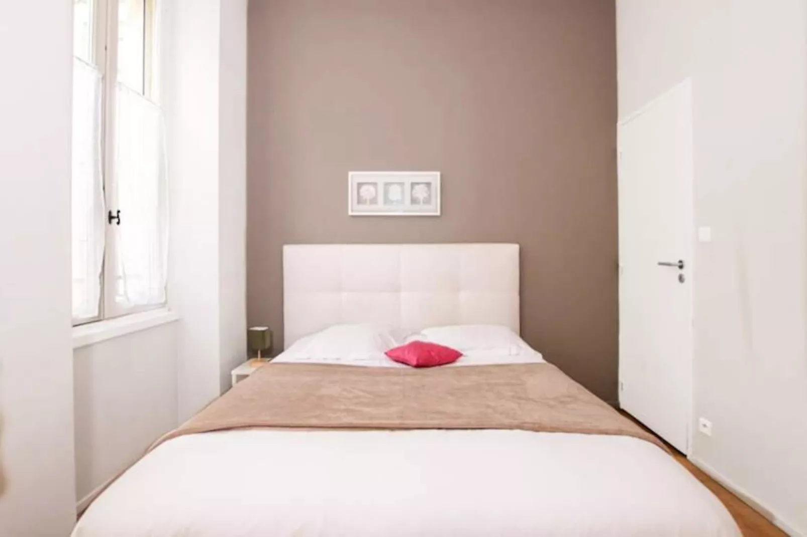 Splendide T3 De Standing, Face Au Jardin Public Pour 4 Personnes Et Enti&egrave;re-Image-tags.