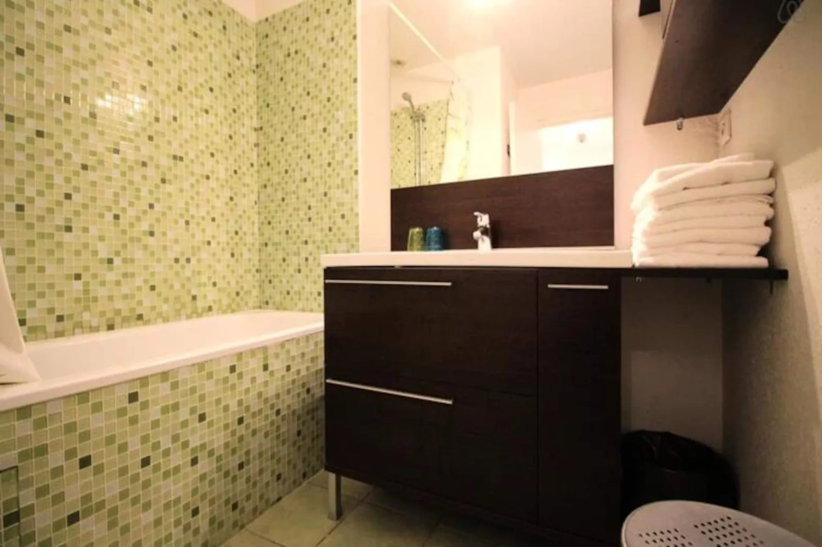 Magnifique Appartement De Charme Confortable Pour 6 Dans La Rue Ausone-Image-tags.