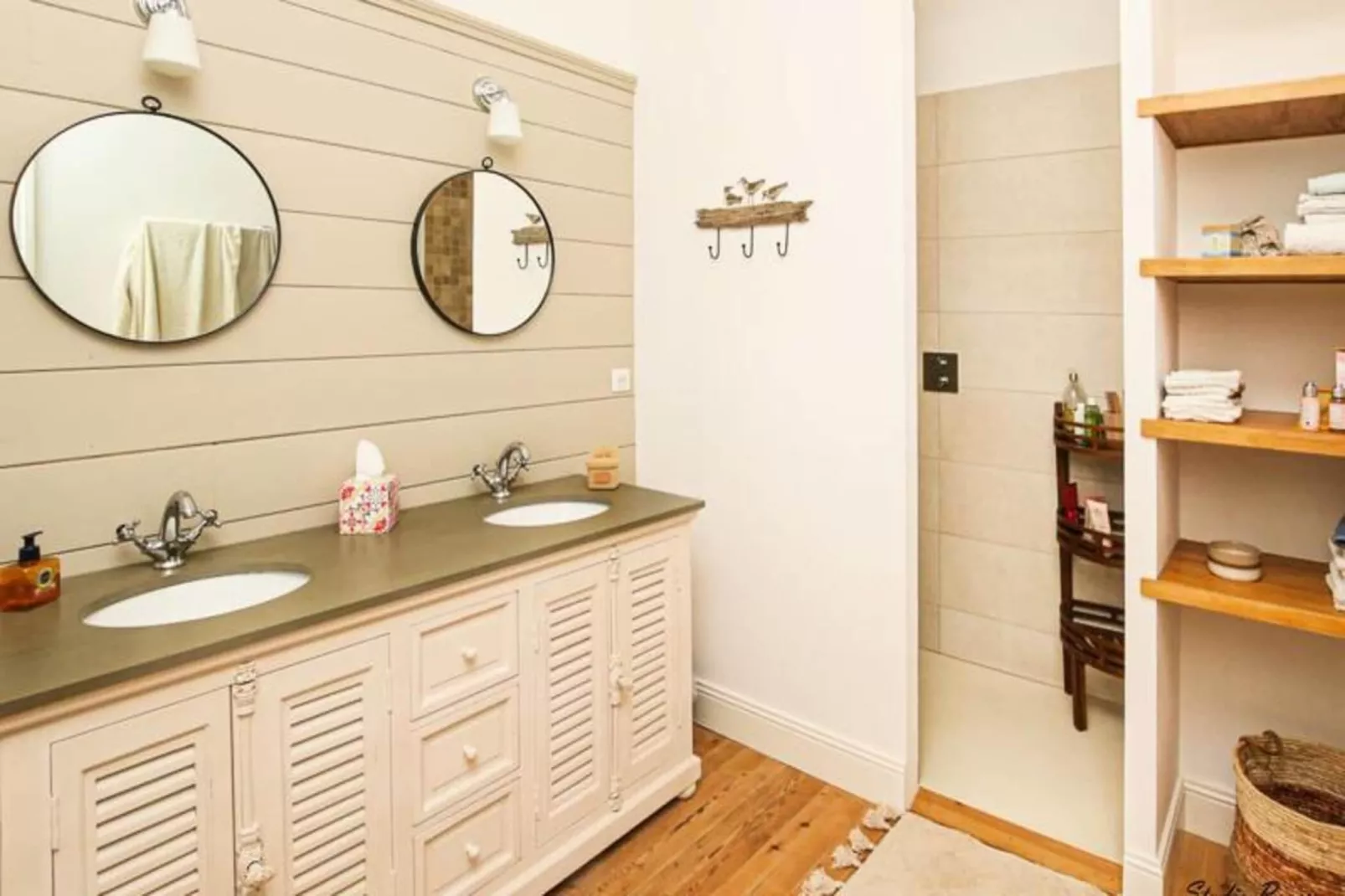 Villa Familiale R&eacute;nov&eacute;e &agrave; Arcachon &ndash; 6 Ch, 4 Sdb, Entre 8 &agrave; 10 Pers-Sfeer