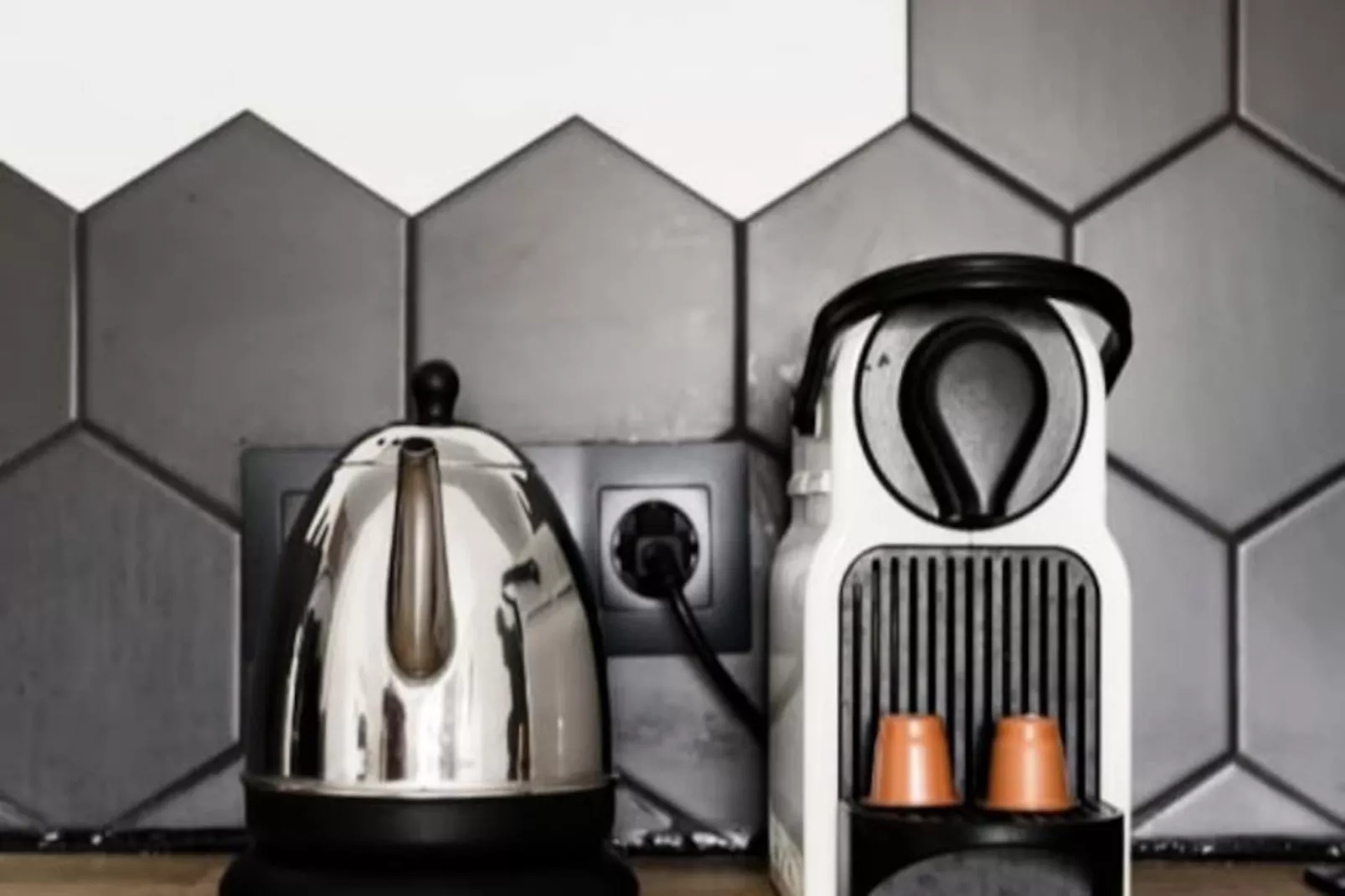 Les Toits De L'argenterie-Image-tags.