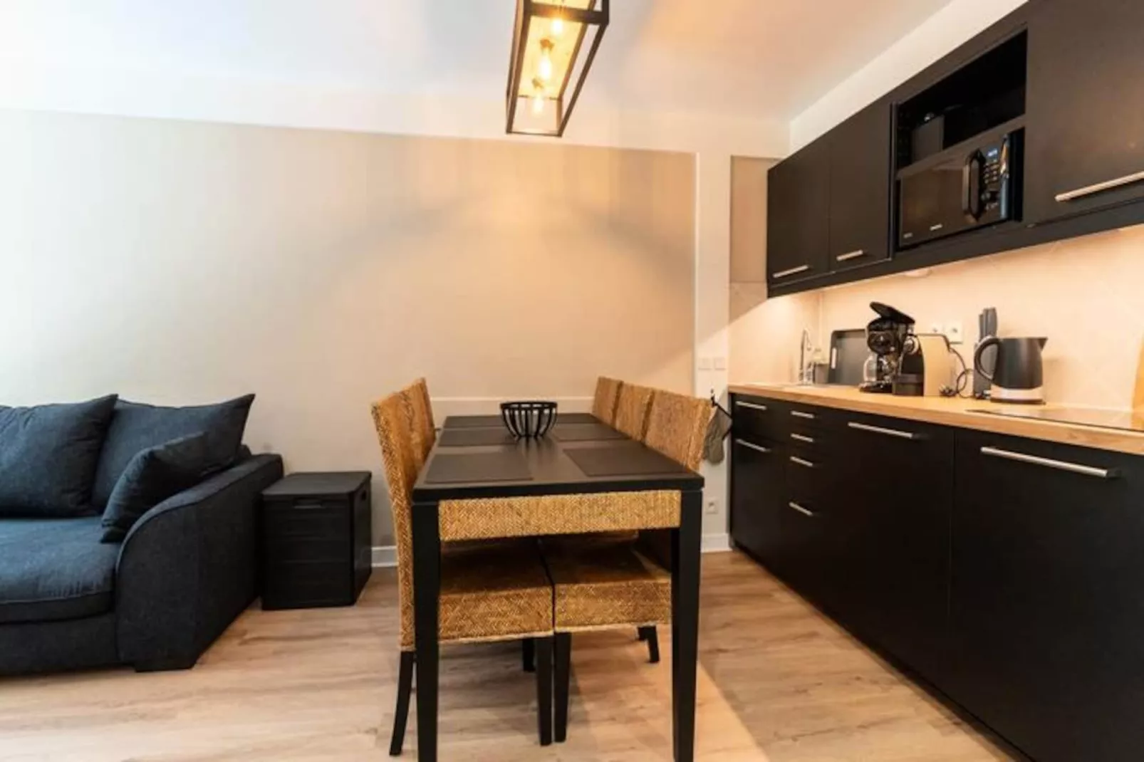 Résidence Tr&egrave;s Bel Appartement R&eacute;nov&eacute; Avec Piscine, Tennis Et Parking Priv&eacute; 09-Image-tags.