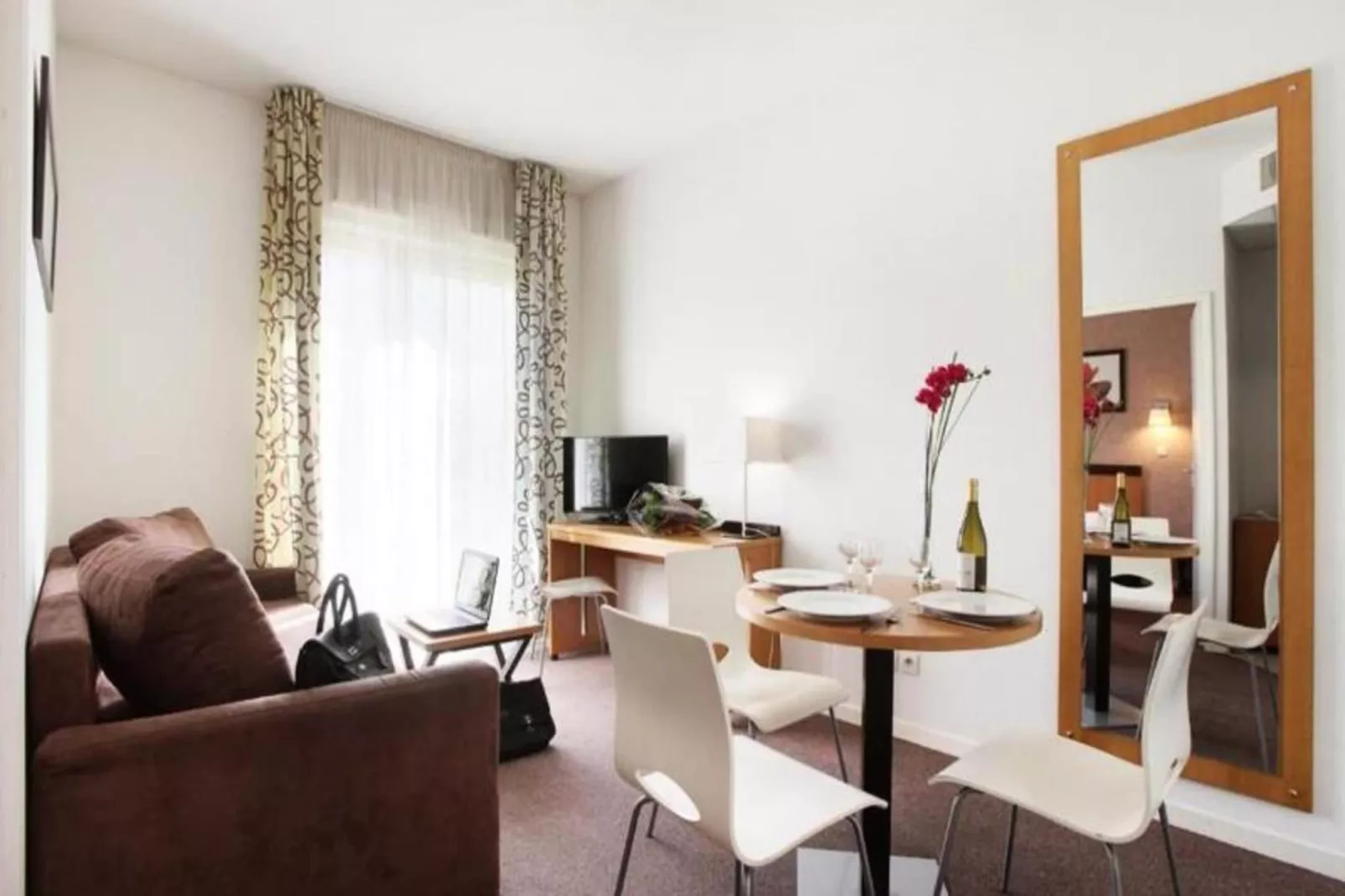 Appart'hôtel Odalys City Bioparc-Buitenkant zomer