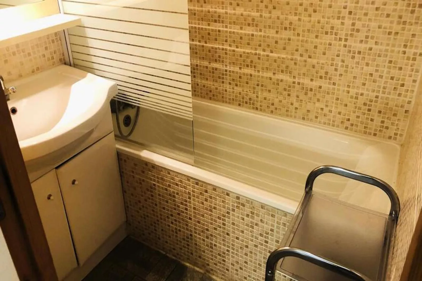 Résidence Cachette-Badkamer