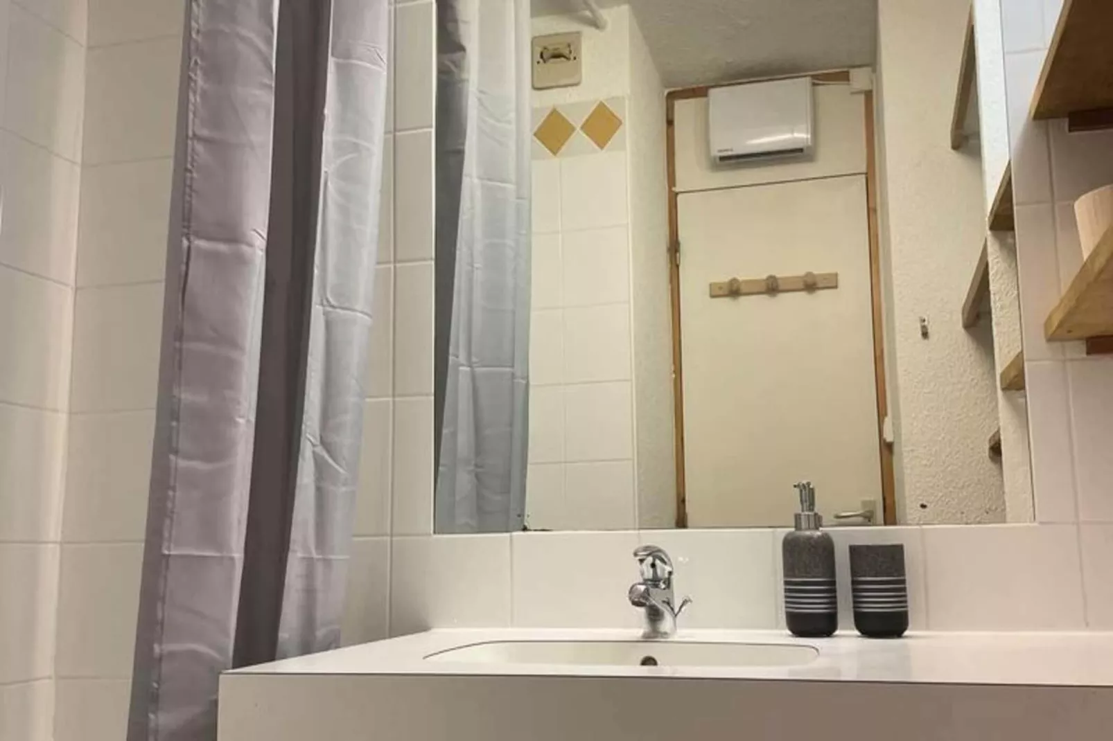 Résidence Lauziere Dessus-Badkamer