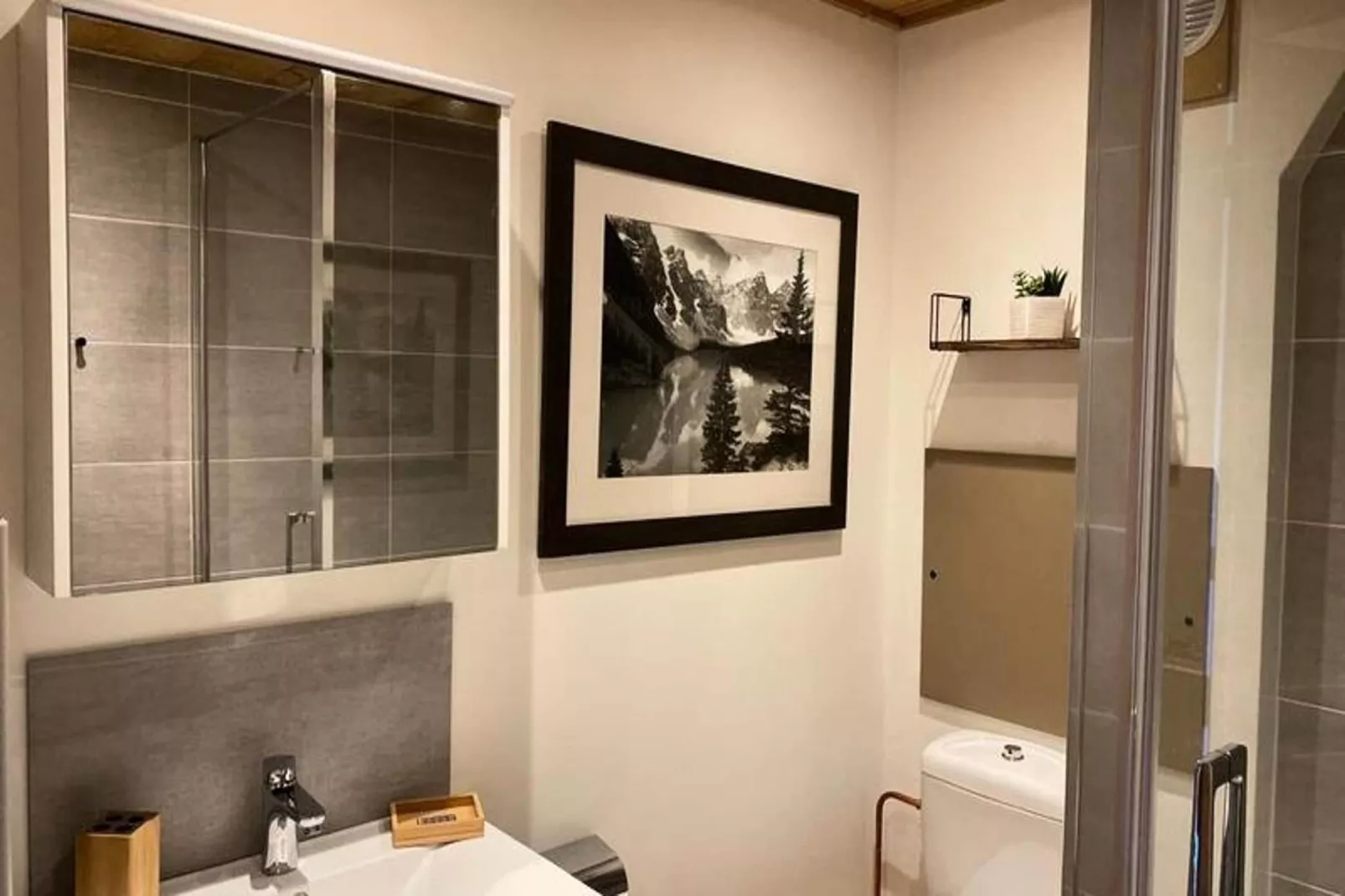 Résidence Valeriane-Badkamer