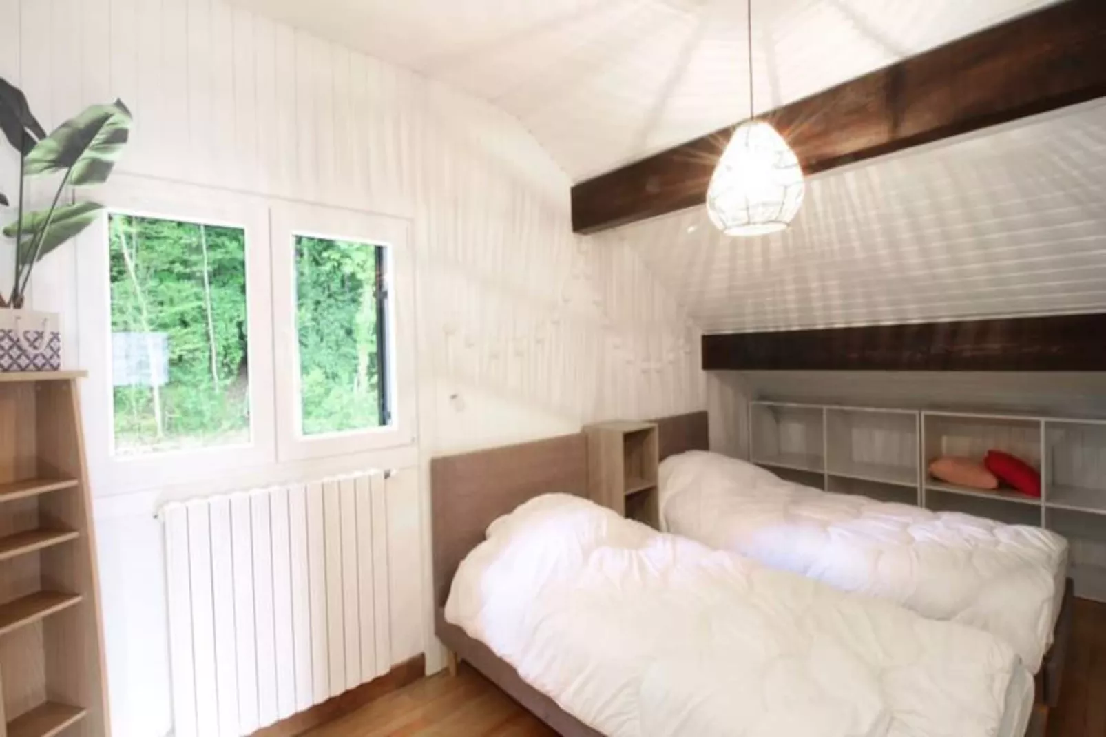 Confortable Chalet - Vue Sur Le Lac D&rsquo;aiguebelette-Image-tags.