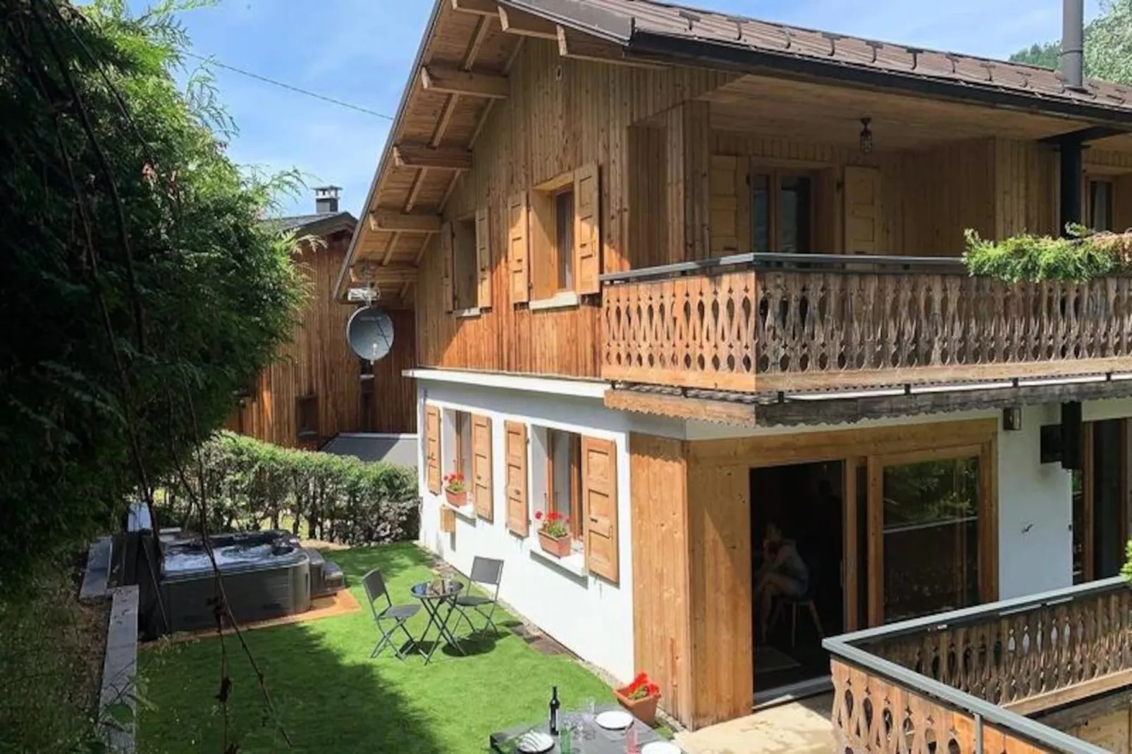 Chalet Roji-Image-tags.