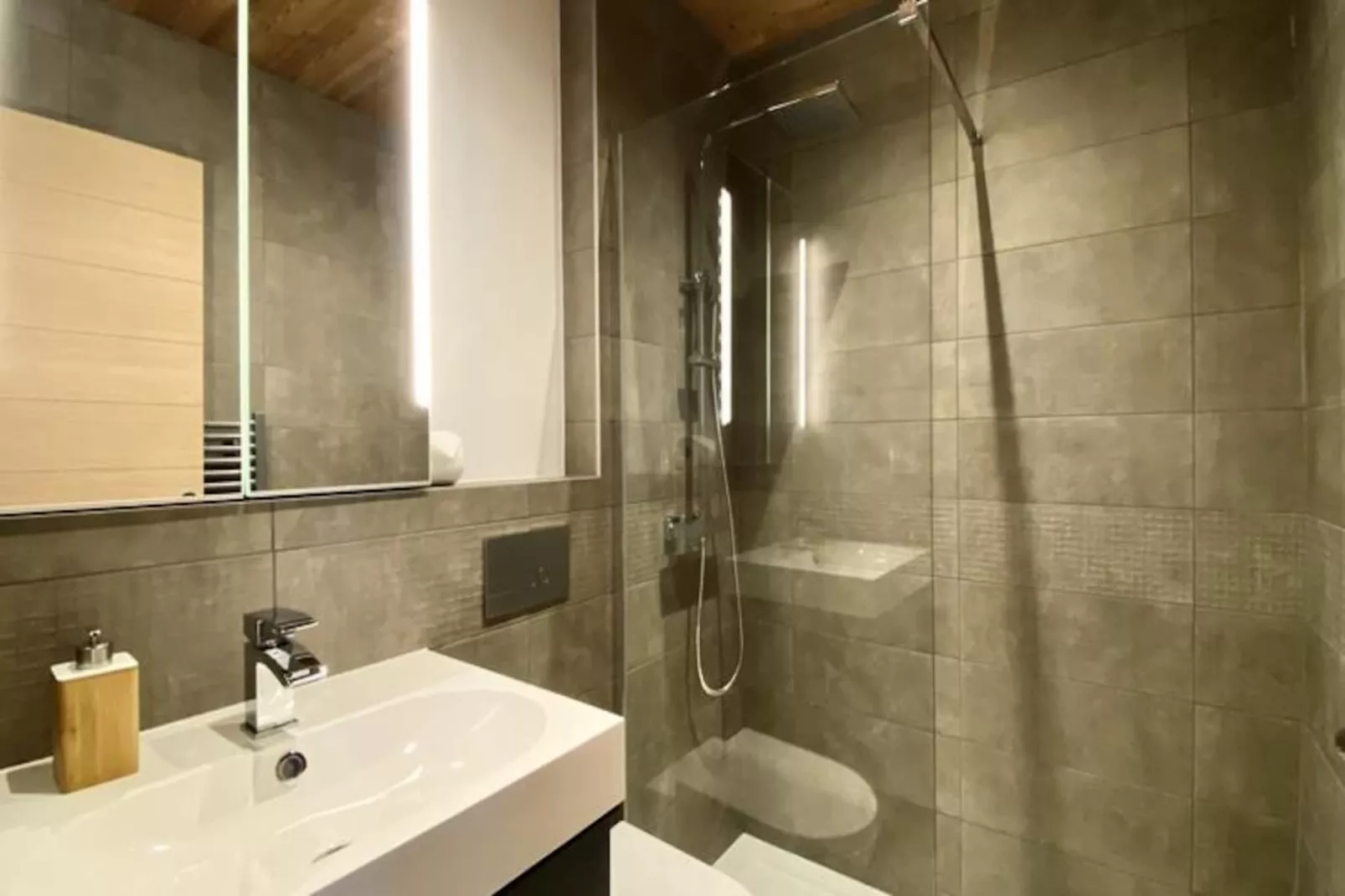 Résidence Les Rosiers-Image-tags.