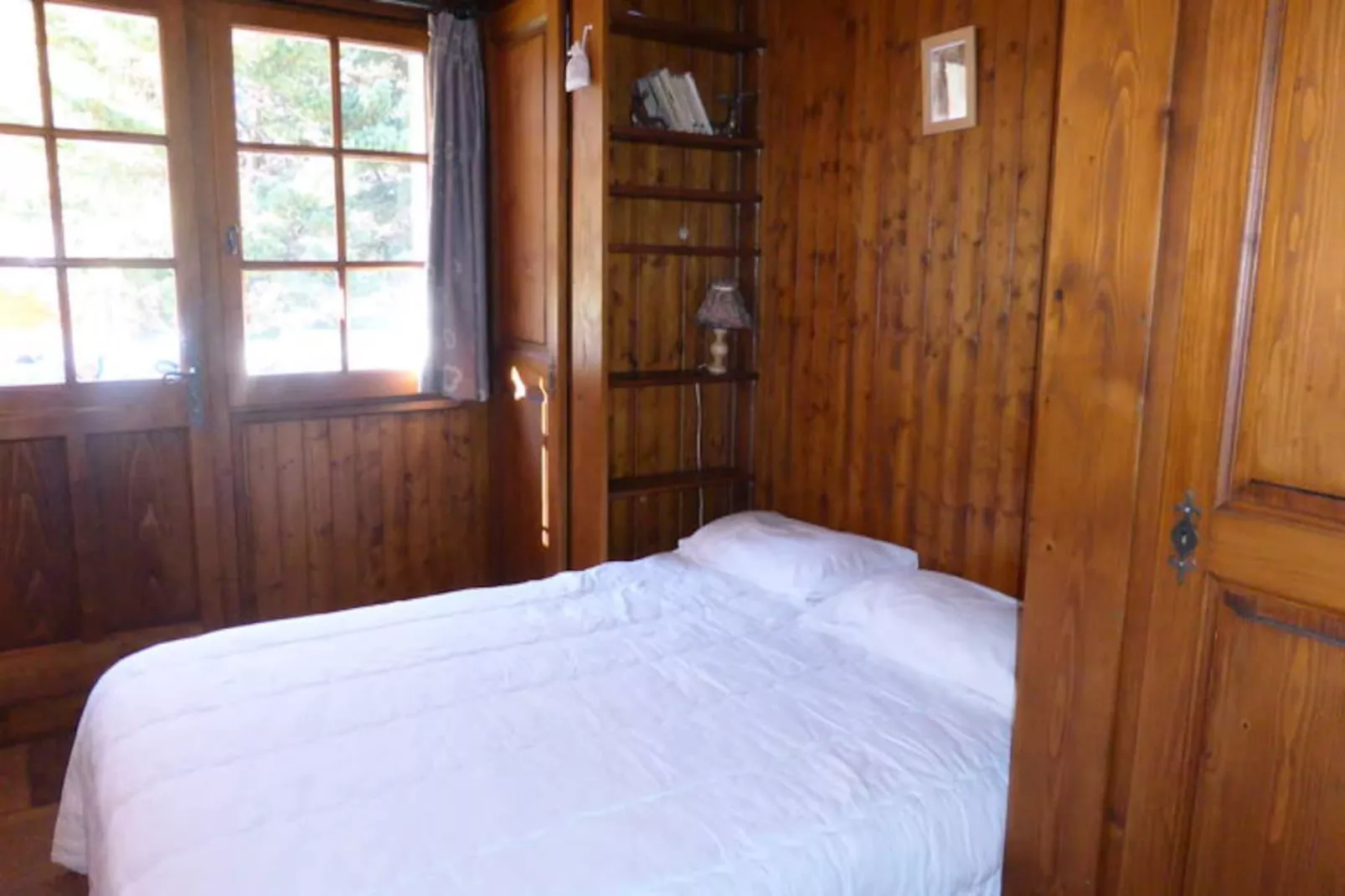 Chalet Santa Claus-Image-tags.