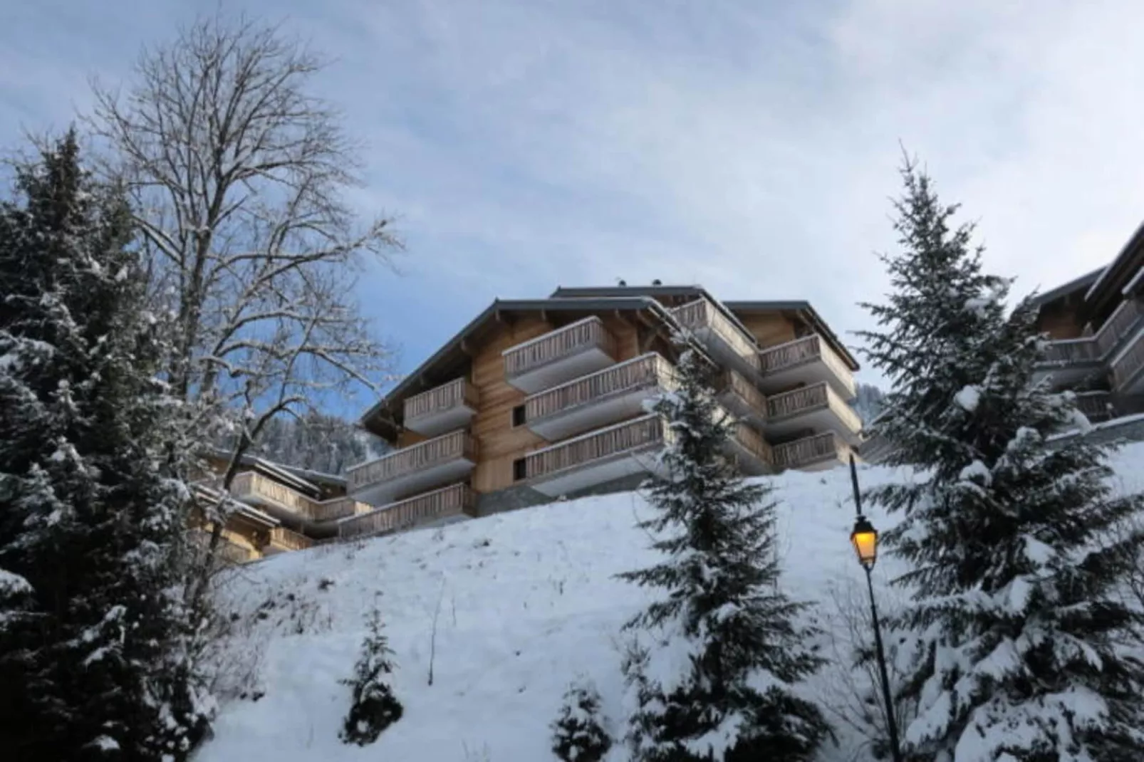 Résidence Les Quatres Elements-Buitenkant zomer