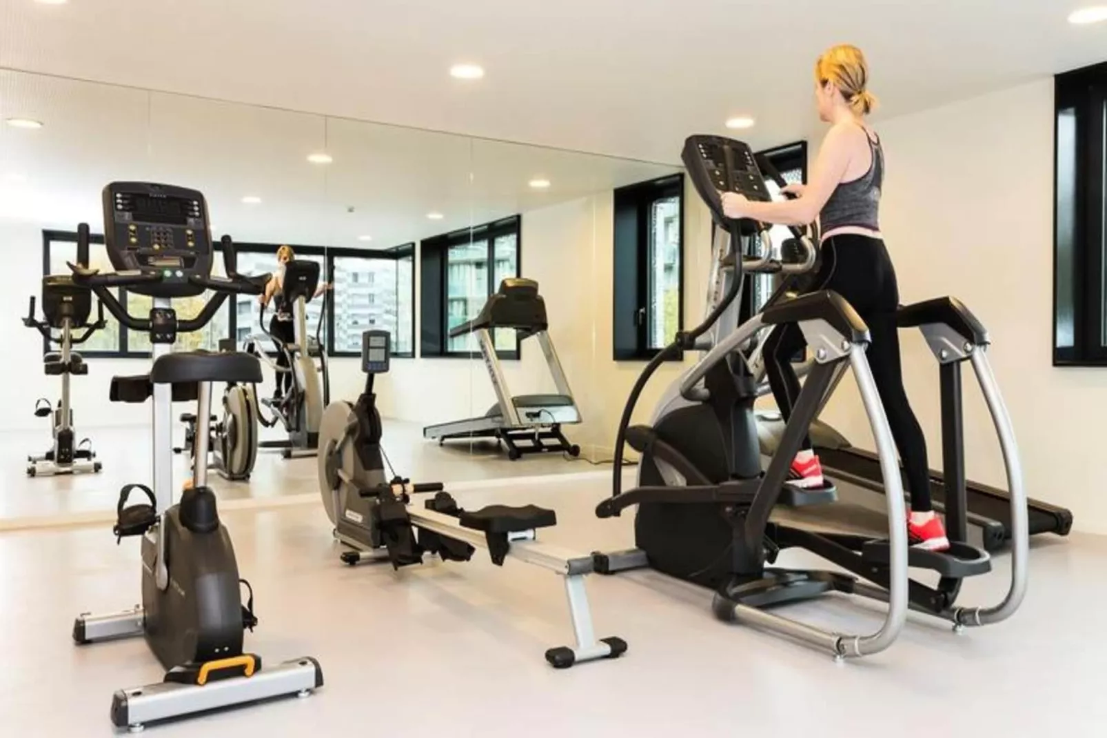 Appart'hôtel Odalys Paris XVII-Buitenkant zomer